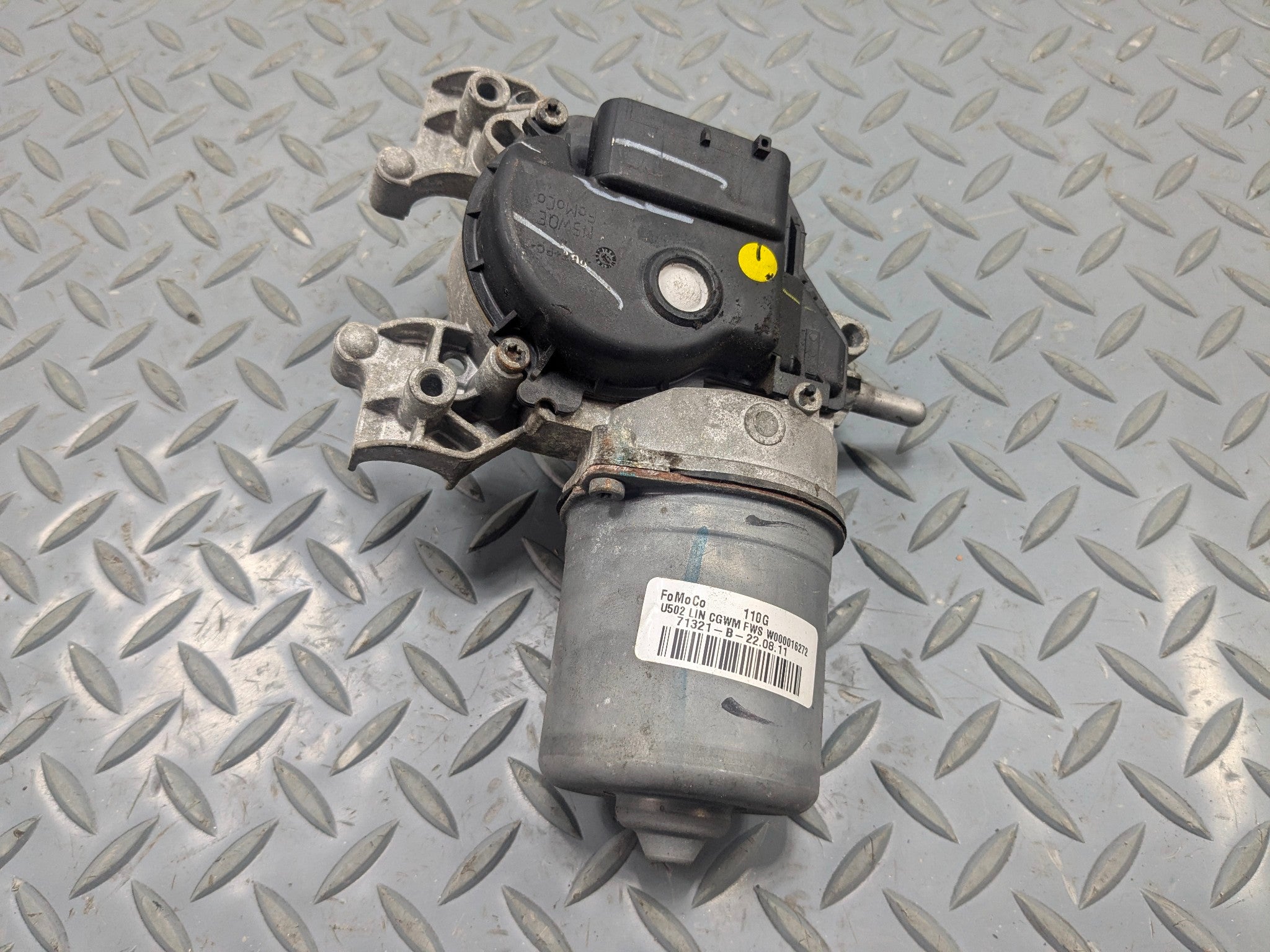 2011 - 2015 OEM FORD EXPLORER FRONT WINDSHIELD WIPER MOTOR ASSYMBLY