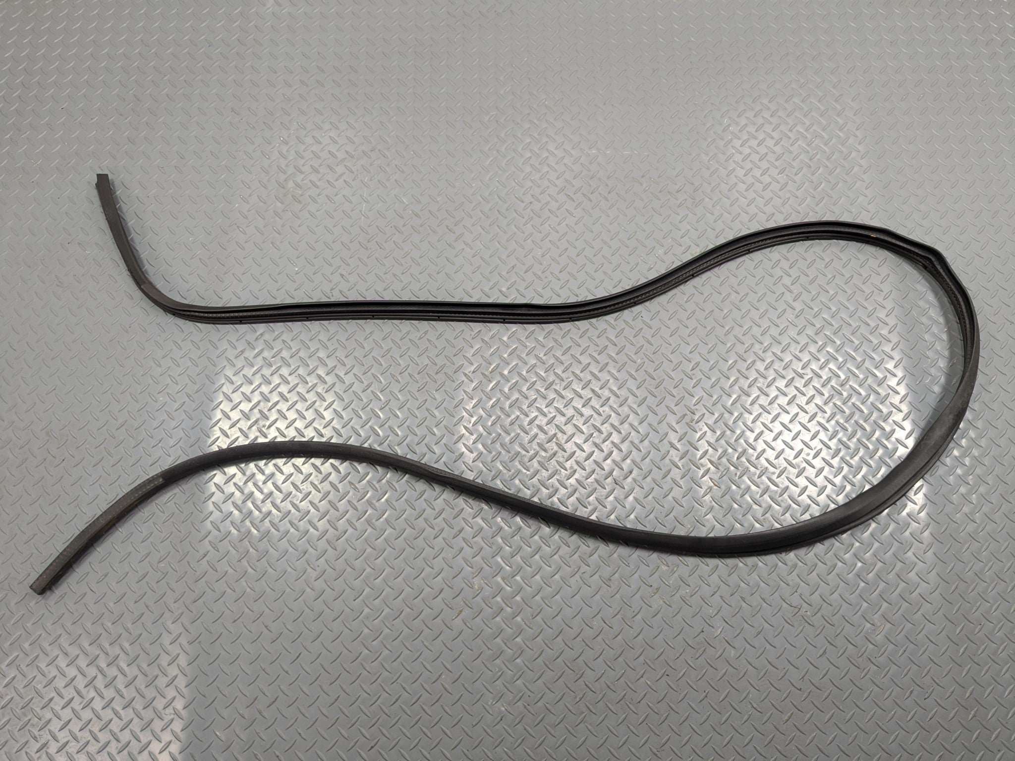 2011 - 2015 OEM FORD EXPLORER FRONT LEFT DRIVER SIDE WEATHER STRIP SEAL