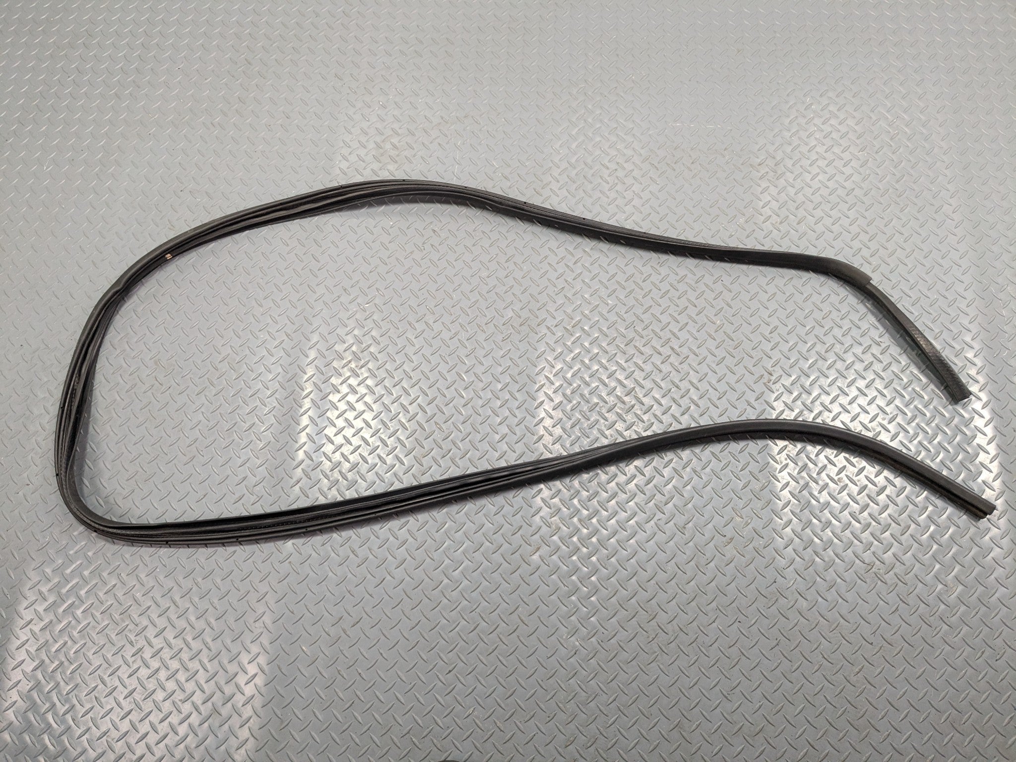 2011 - 2015 OEM FORD EXPLORER FRONT LEFT DRIVER SIDE WEATHER STRIP SEAL