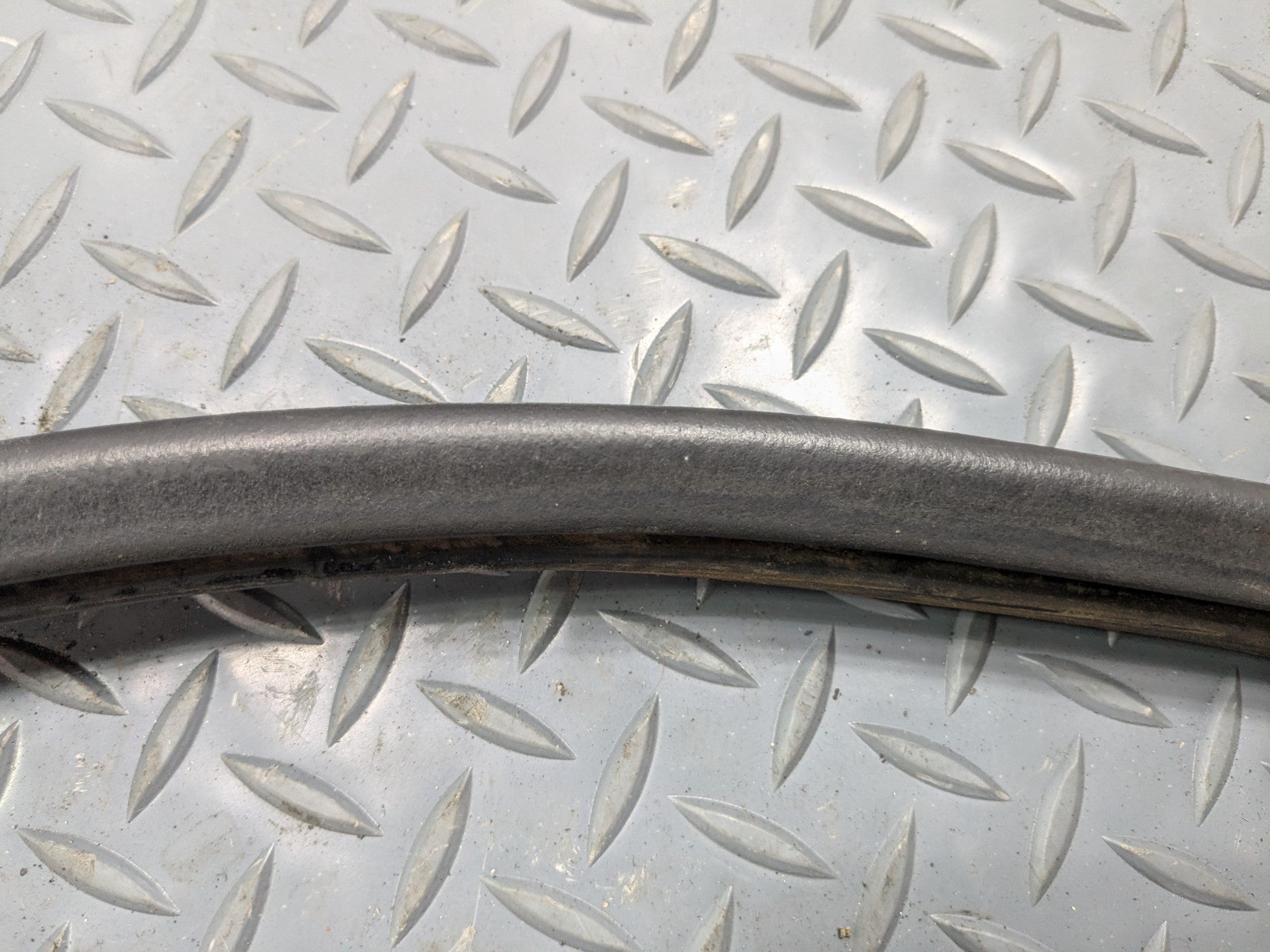 2011 - 2015 OEM FORD EXPLORER FRONT LEFT DRIVER SIDE WEATHER STRIP SEAL