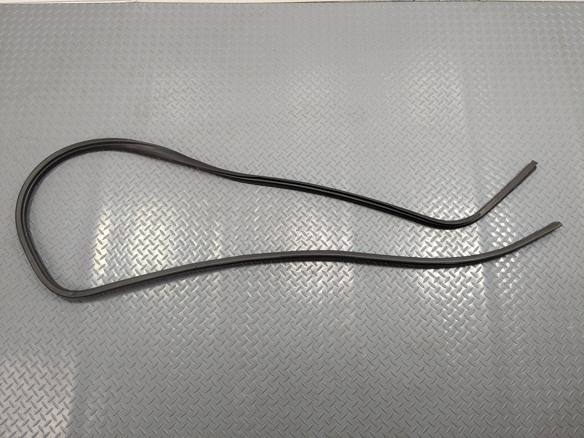 2011 - 2015 OEM FORD EXPLORER FRONT RIGHT PASSENGER SIDE WEATHER STRIP SEAL