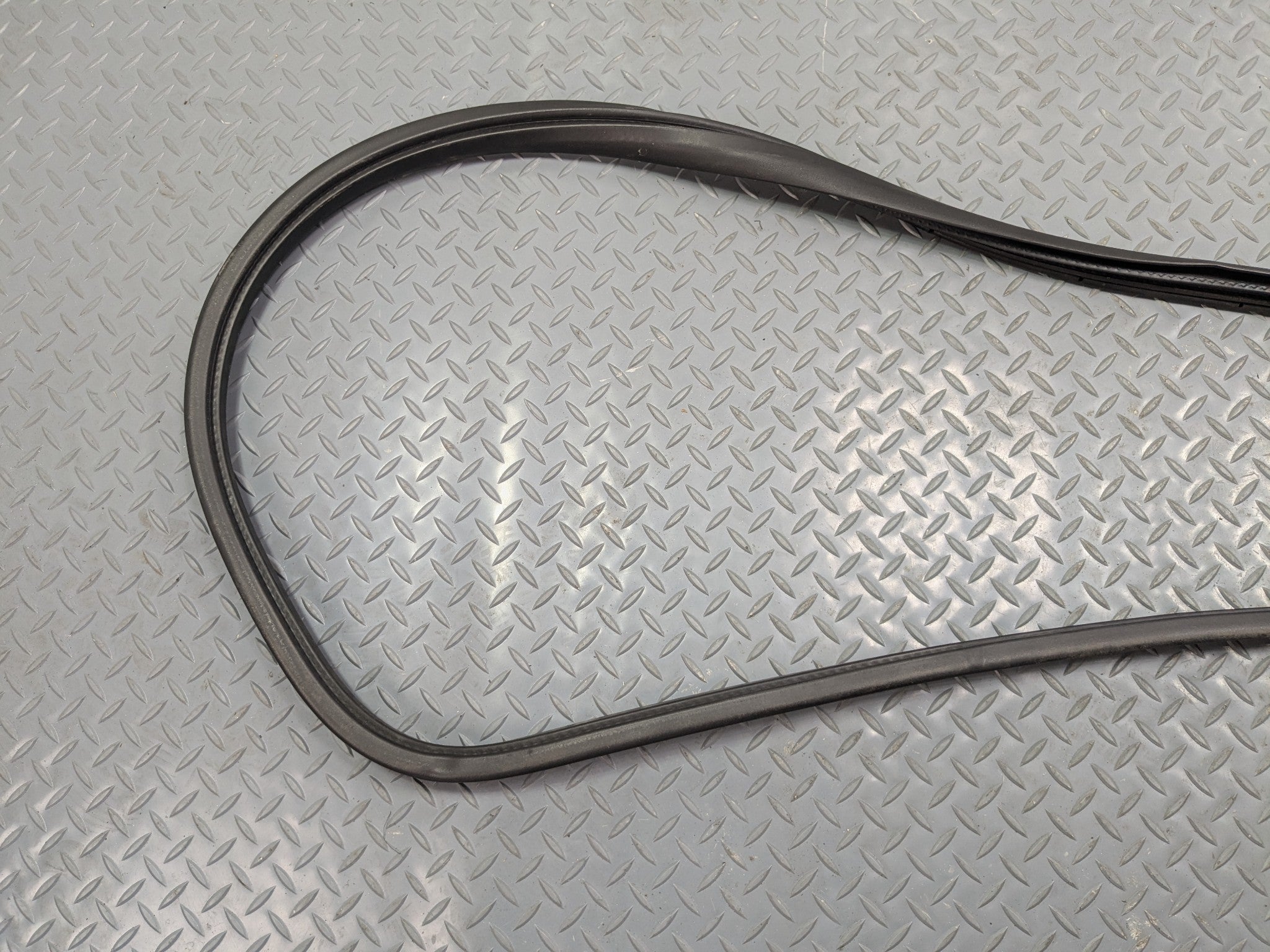 2011 - 2015 OEM FORD EXPLORER FRONT RIGHT PASSENGER SIDE WEATHER STRIP SEAL