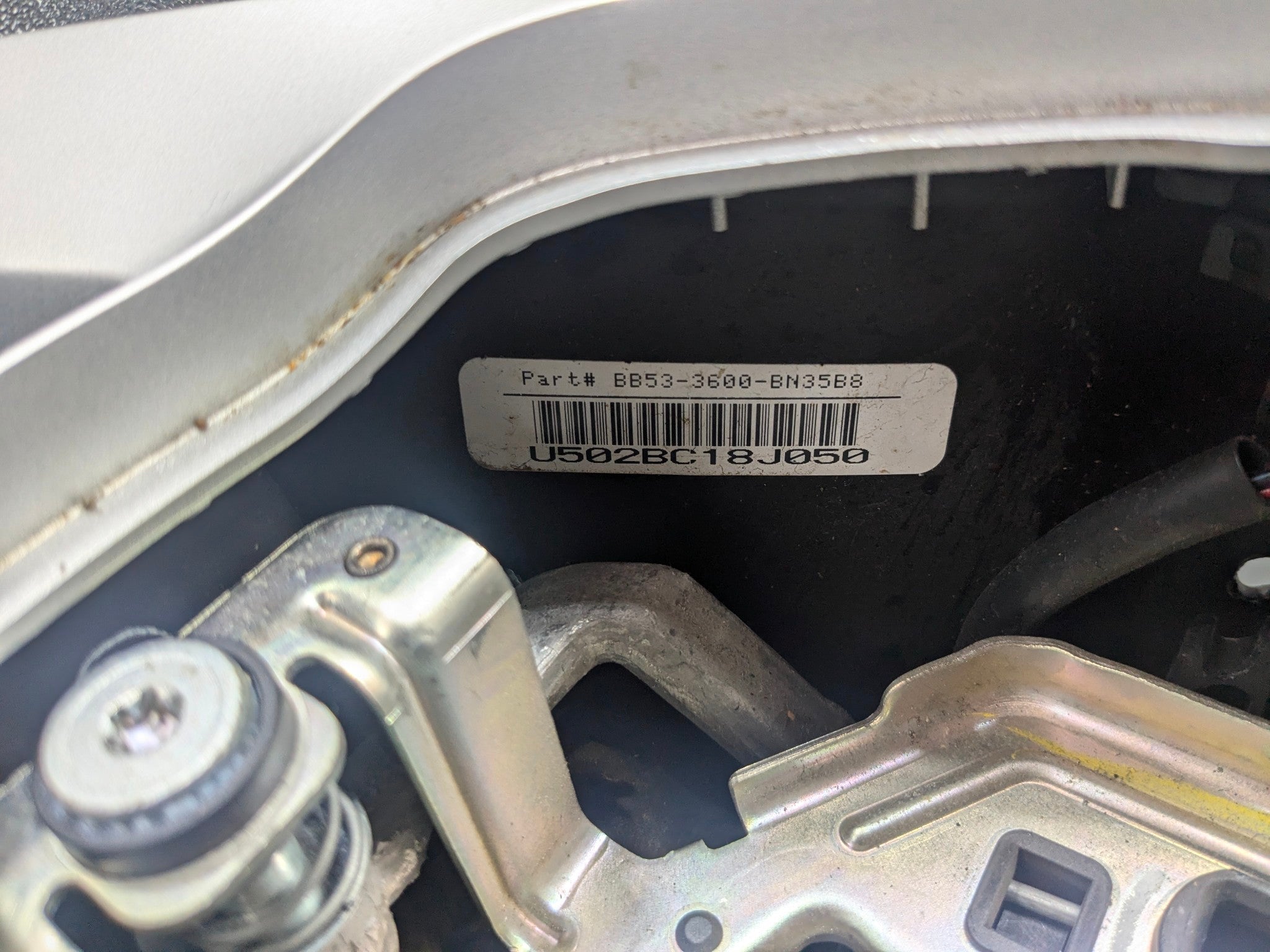 2011 - 2015 OEM FORD EXPLORER POWER STEERING WHEEL WITH CONTROL SWITCH ASSEMBLY
