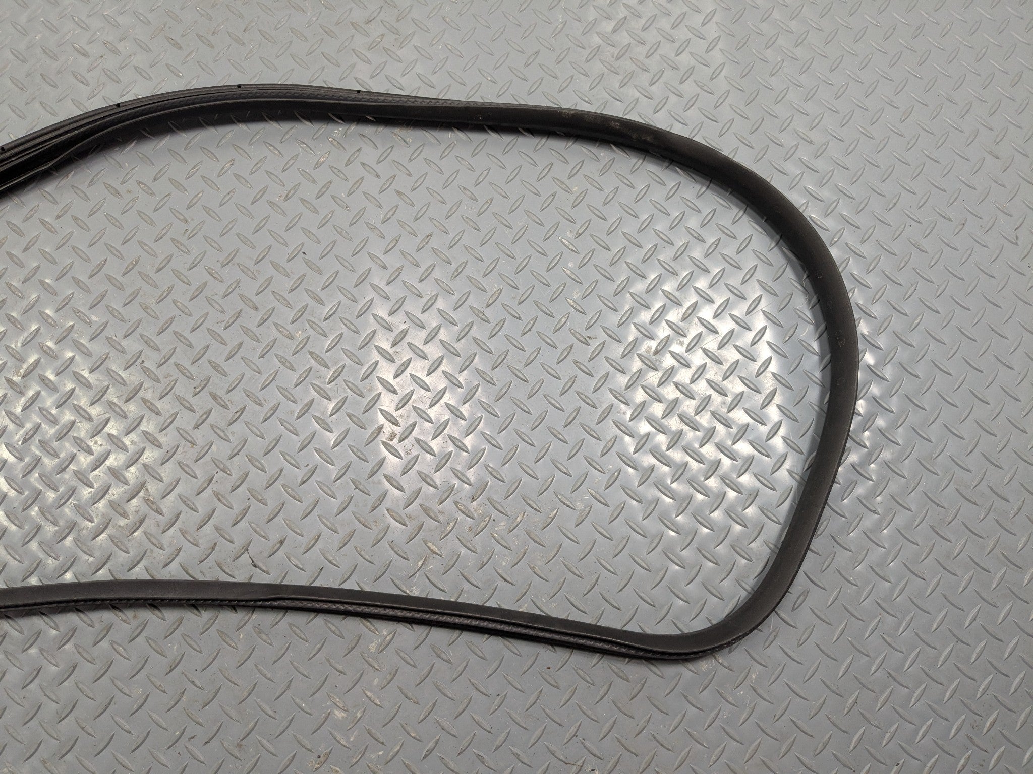 2011 - 2015 OEM FORD EXPLORER FRONT RIGHT PASSENGER SIDE WEATHER STRIP SEAL