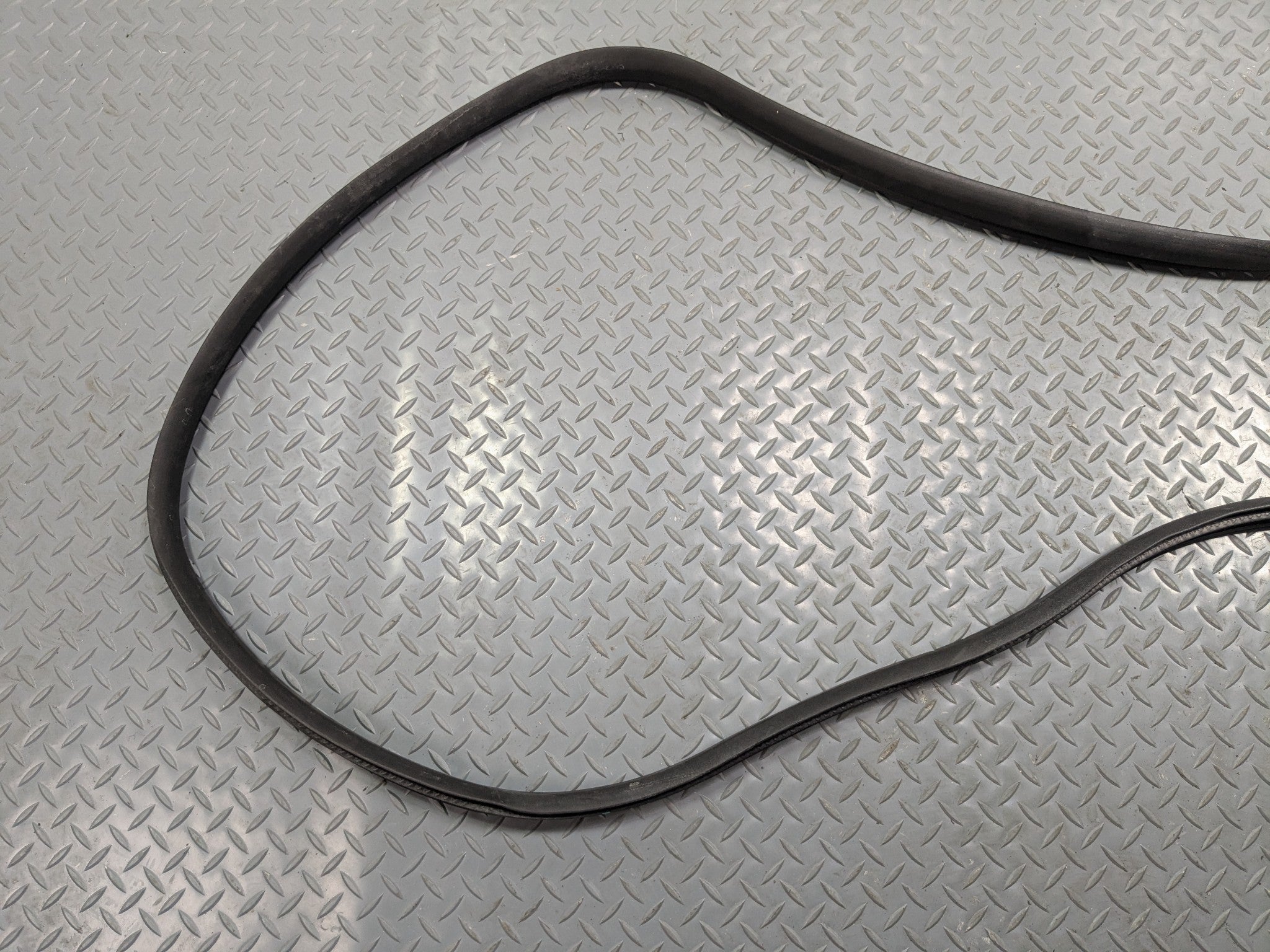 2011 - 2015 OEM FORD EXPLORER REAR LEFT DRIVER SIDE WEATHER STRIP SEAL