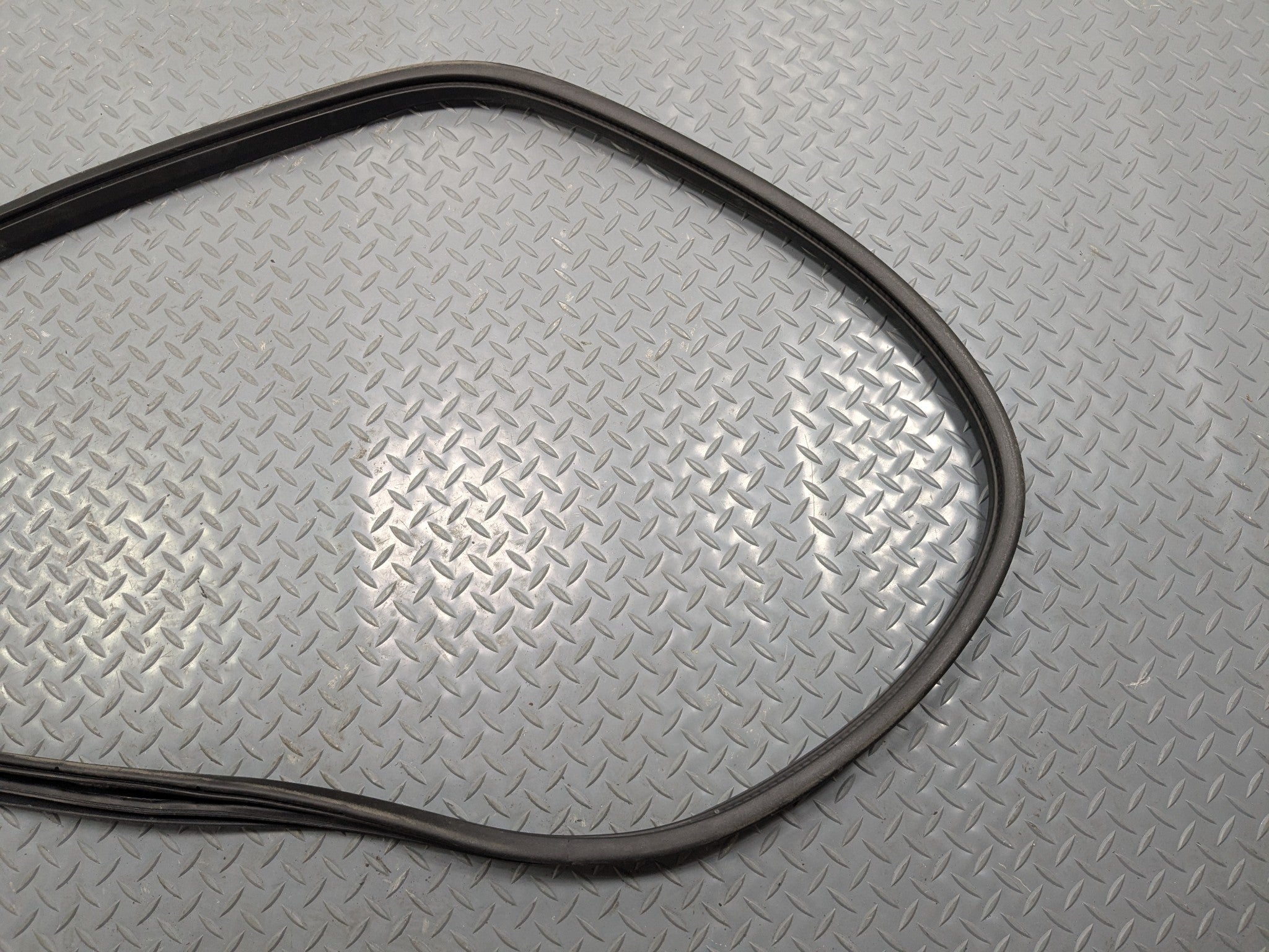 2011 - 2015 OEM FORD EXPLORER REAR LEFT DRIVER SIDE WEATHER STRIP SEAL