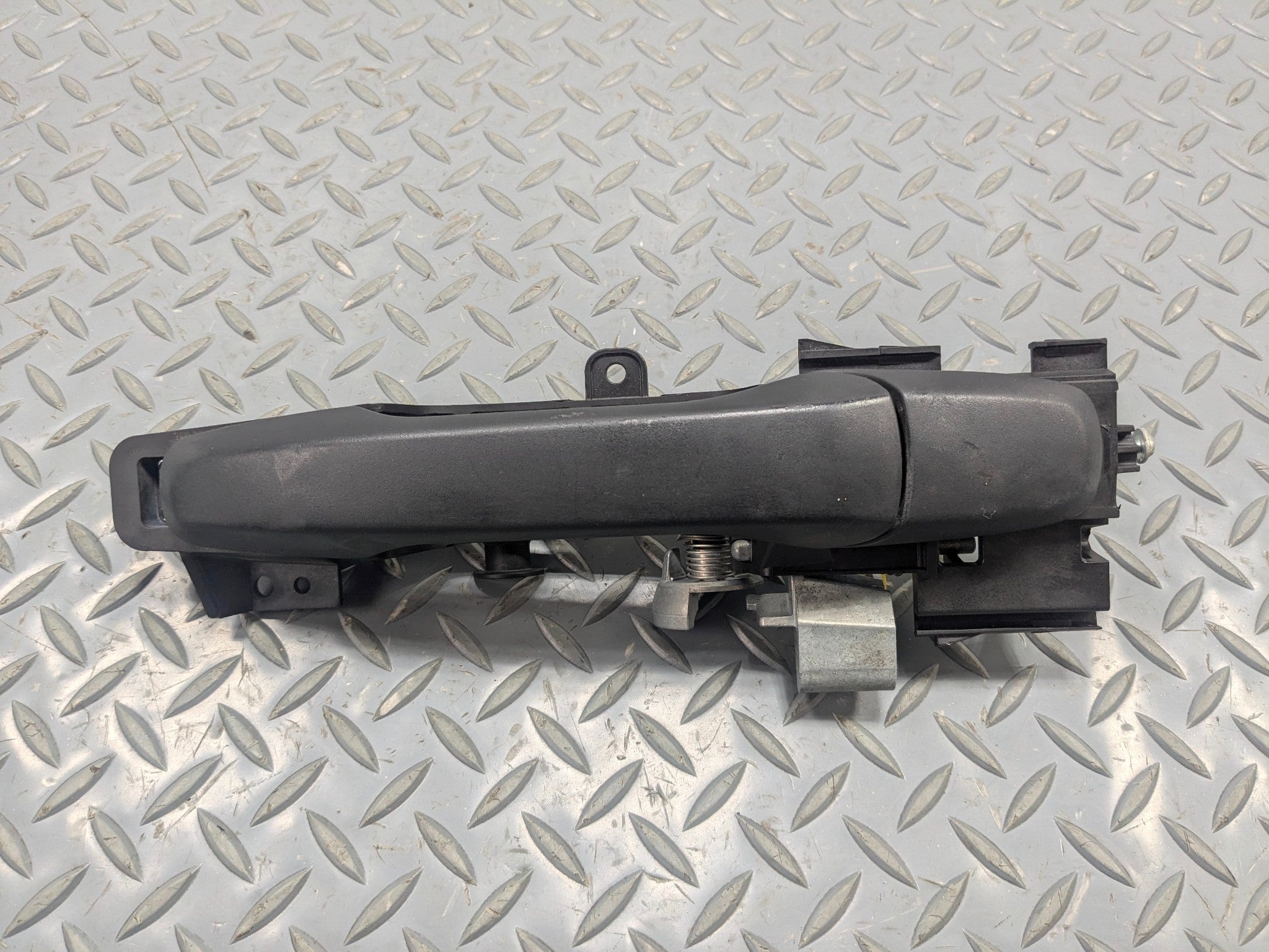 2011 - 2015 OEM FORD EXPLORER FRONT RIGHT SIDE EXTERIOR OUTSIDE DOOR HANDLE