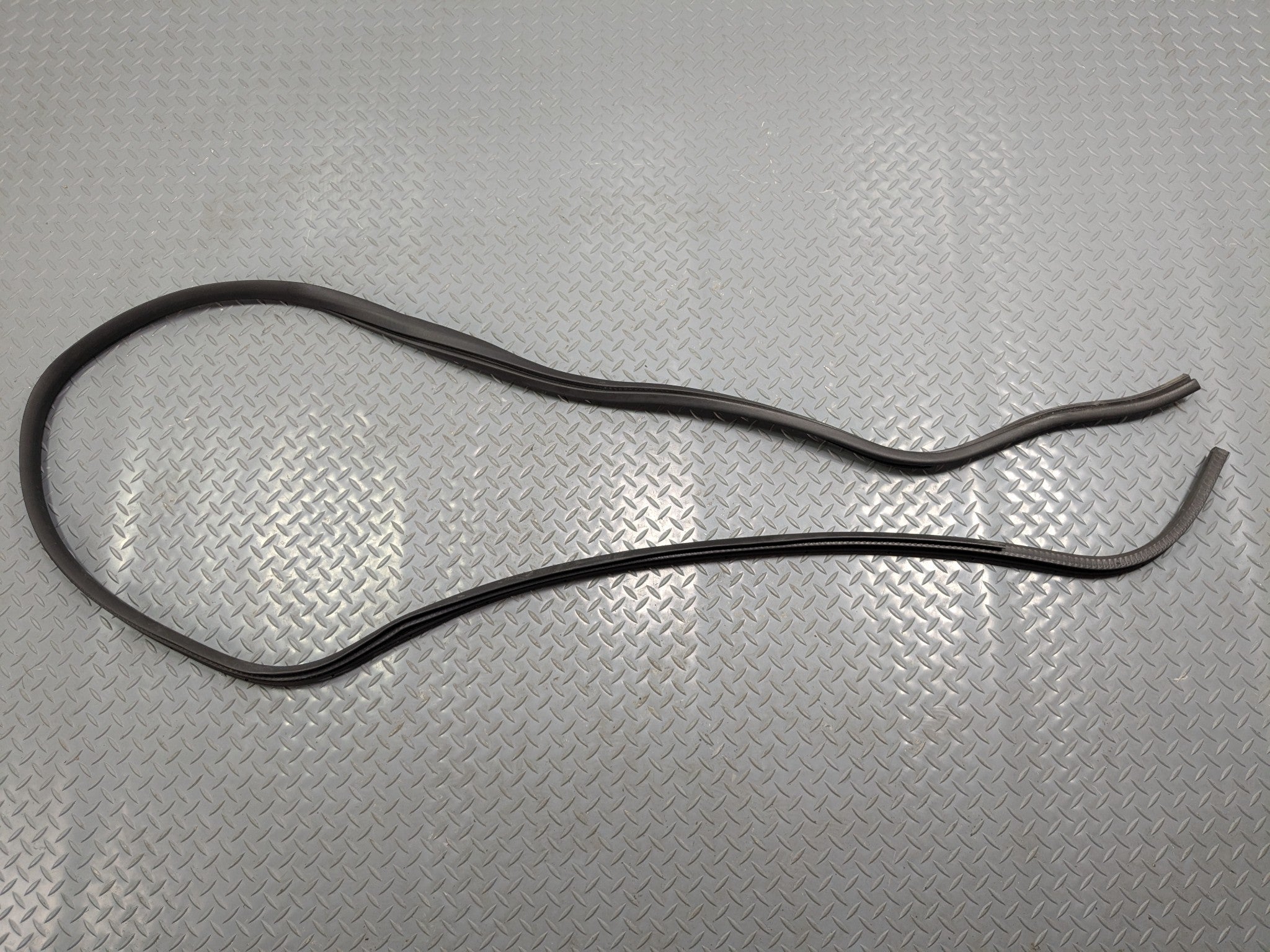 2011 - 2015 OEM FORD EXPLORER REAR RIGHT PASSENGER SIDE WEATHER STRIP SEAL