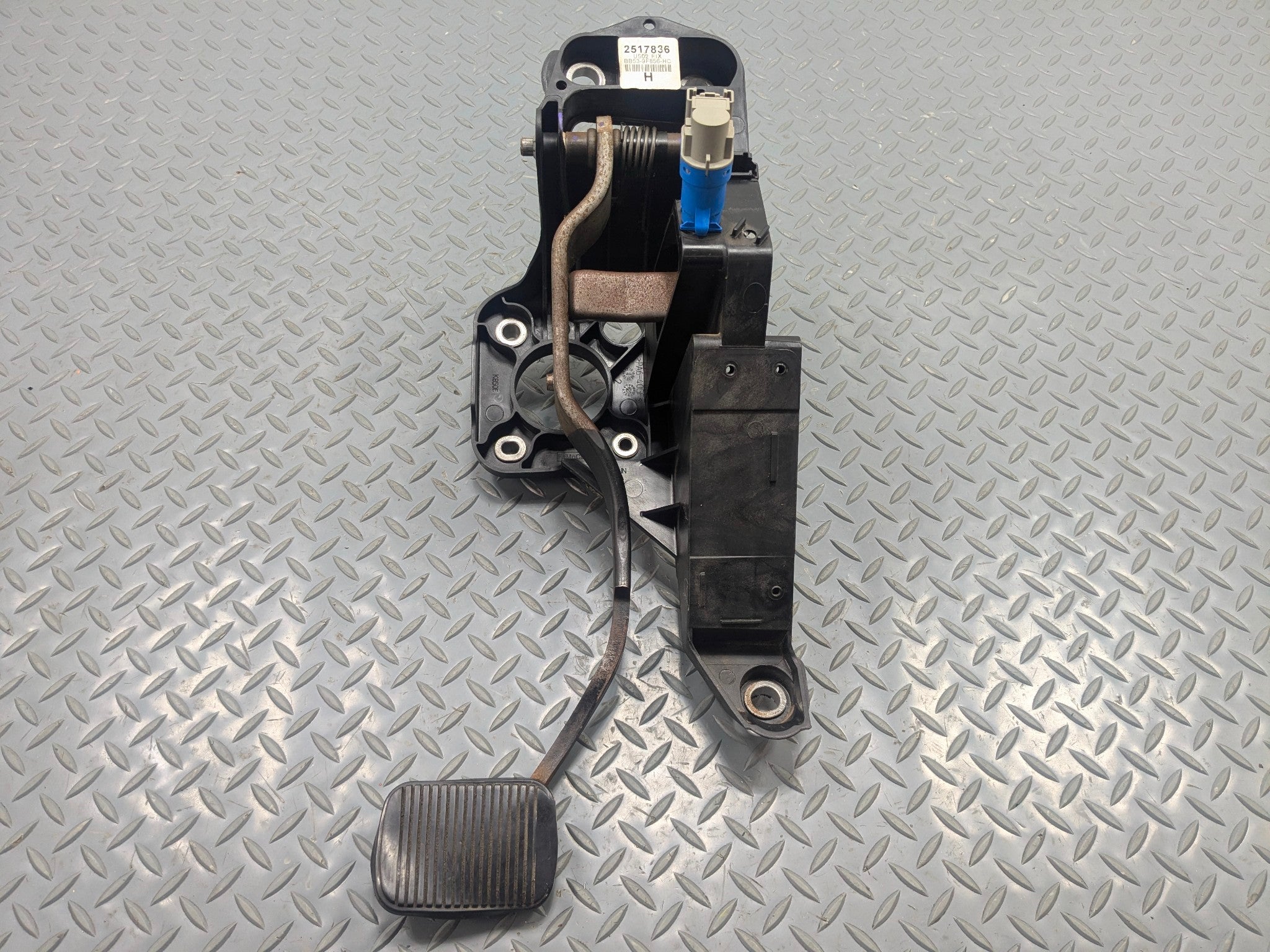 2011 - 2015 OEM FORD EXPLORER BRAKE STOP PEDAL AND SENSOR ASSEMBLY