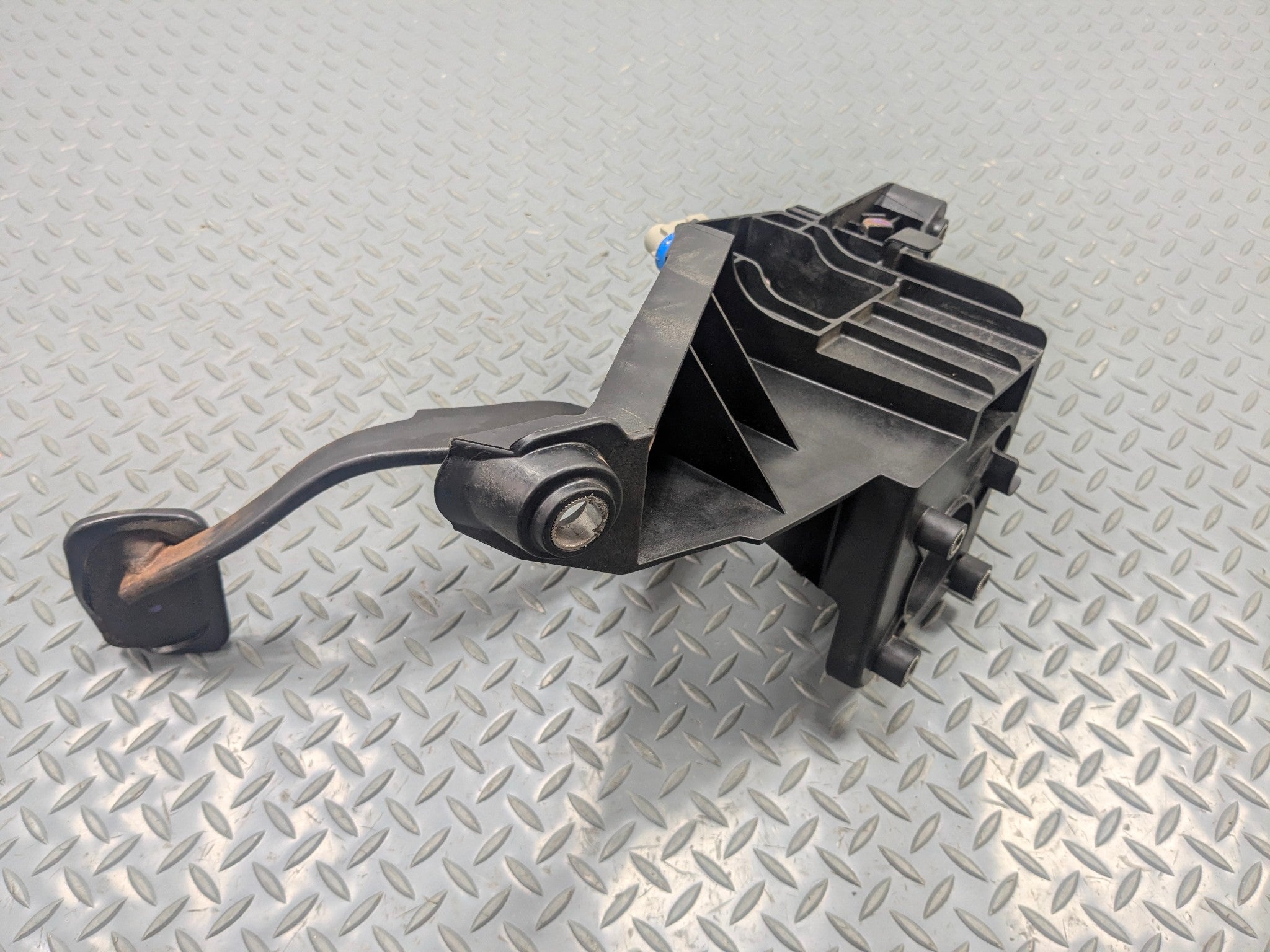 2011 - 2015 OEM FORD EXPLORER BRAKE STOP PEDAL AND SENSOR ASSEMBLY