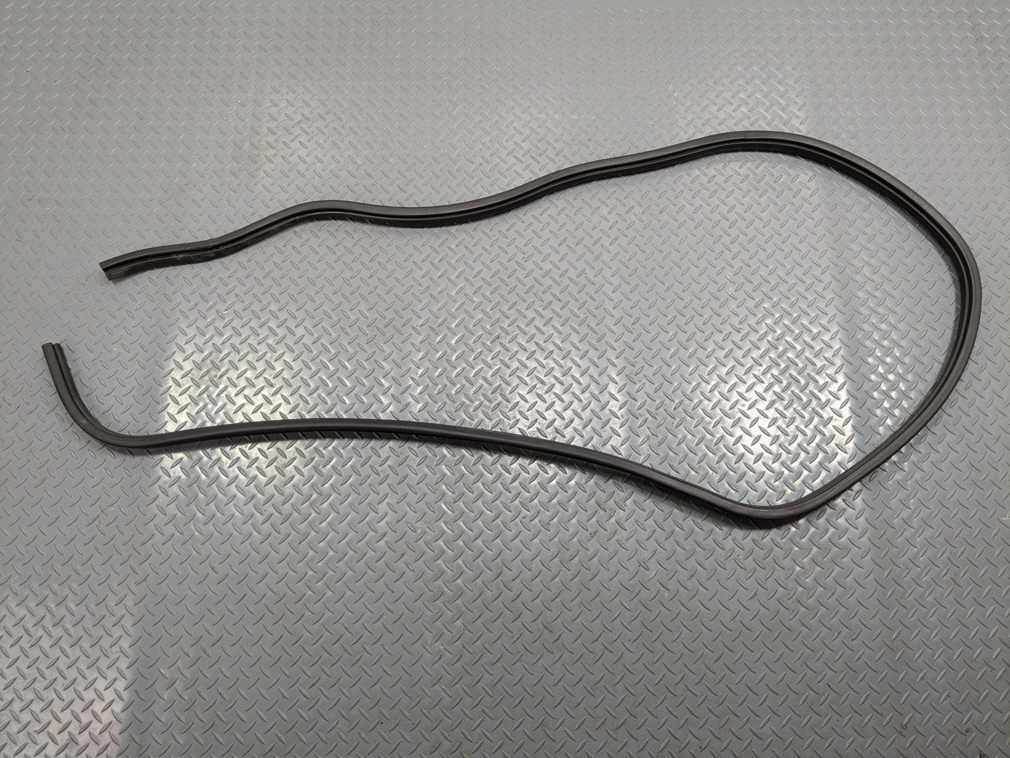 2011 - 2015 OEM FORD EXPLORER REAR RIGHT PASSENGER SIDE WEATHER STRIP SEAL