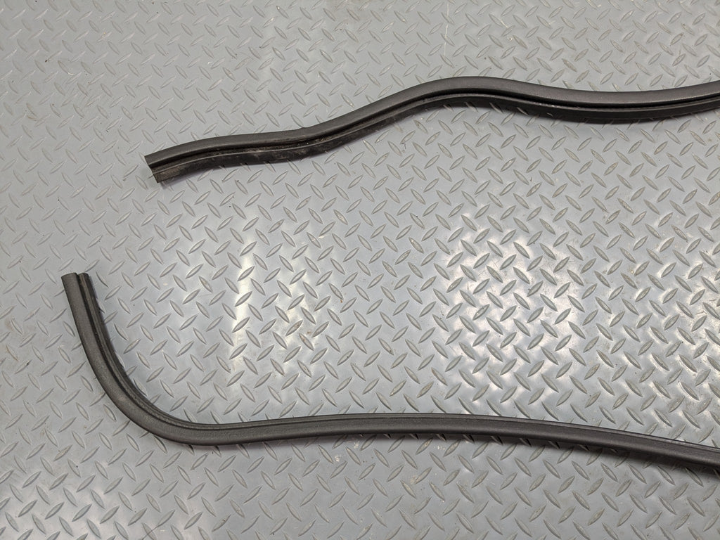 2011 - 2015 OEM FORD EXPLORER REAR RIGHT PASSENGER SIDE WEATHER STRIP SEAL