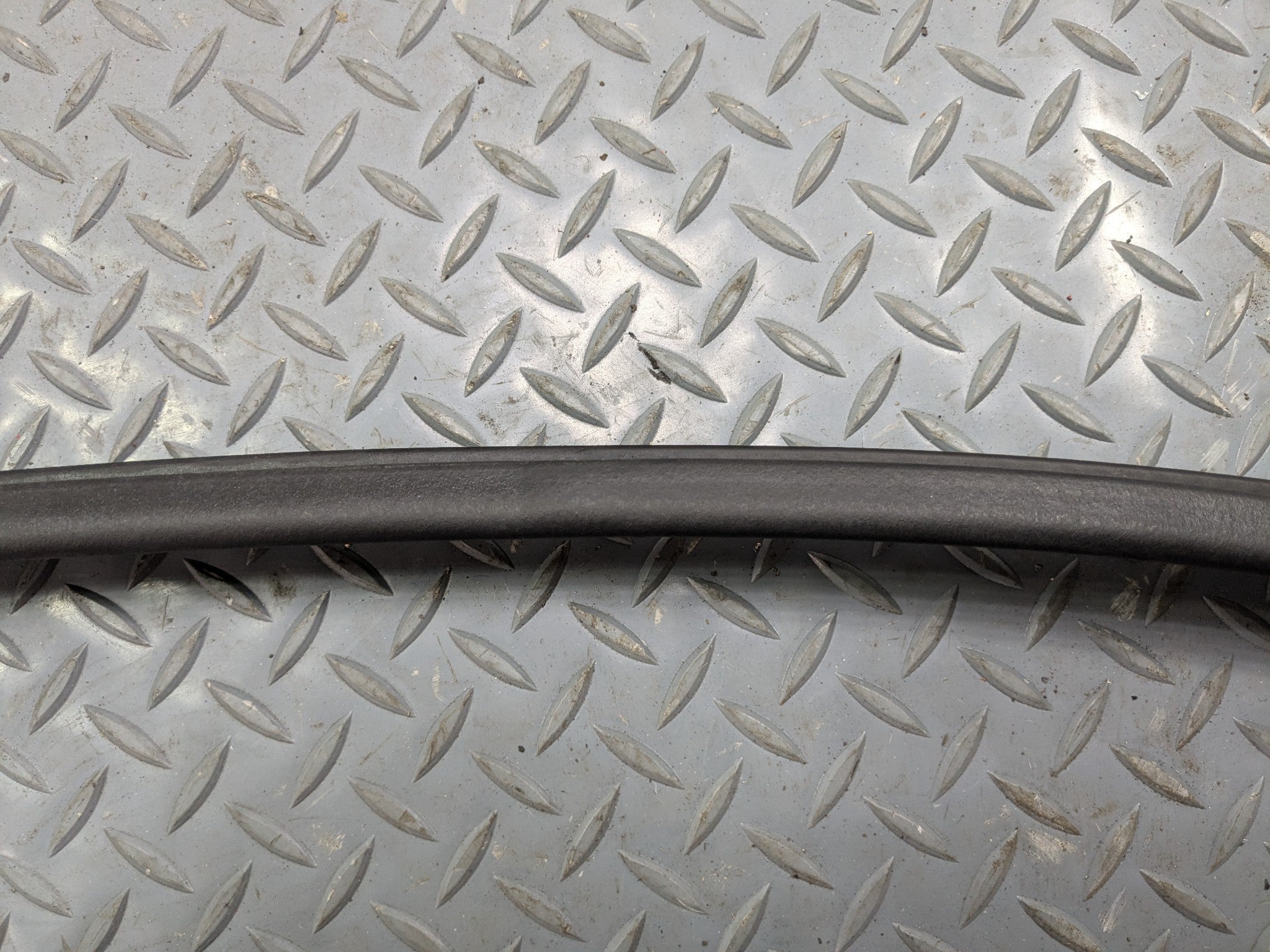 2011 - 2015 OEM FORD EXPLORER REAR RIGHT PASSENGER SIDE WEATHER STRIP SEAL