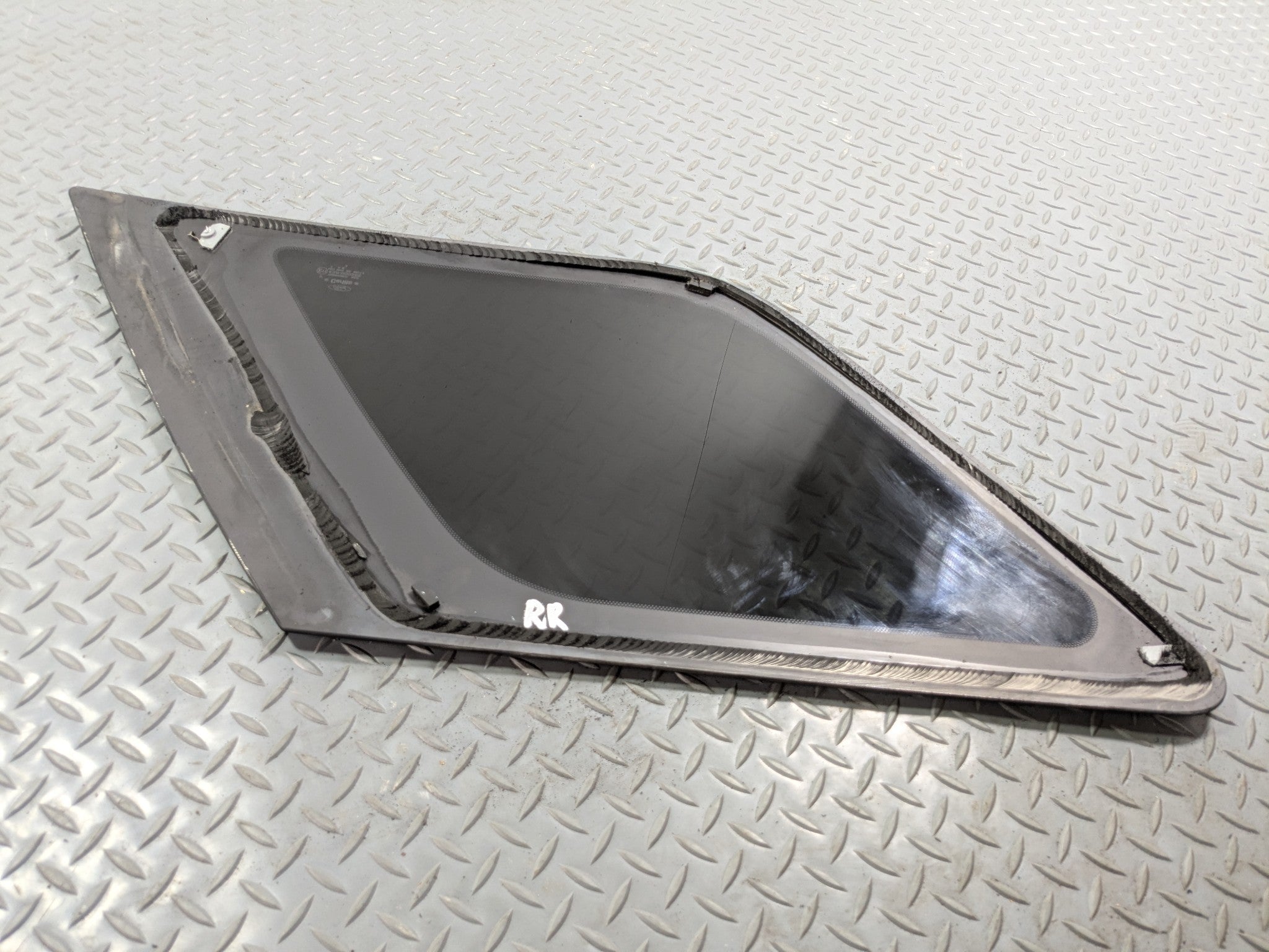 2011 - 2015 OEM FORD EXPLORER REAR RIGHT PASSENGER SIDE QUARTER WINDOW GLASS