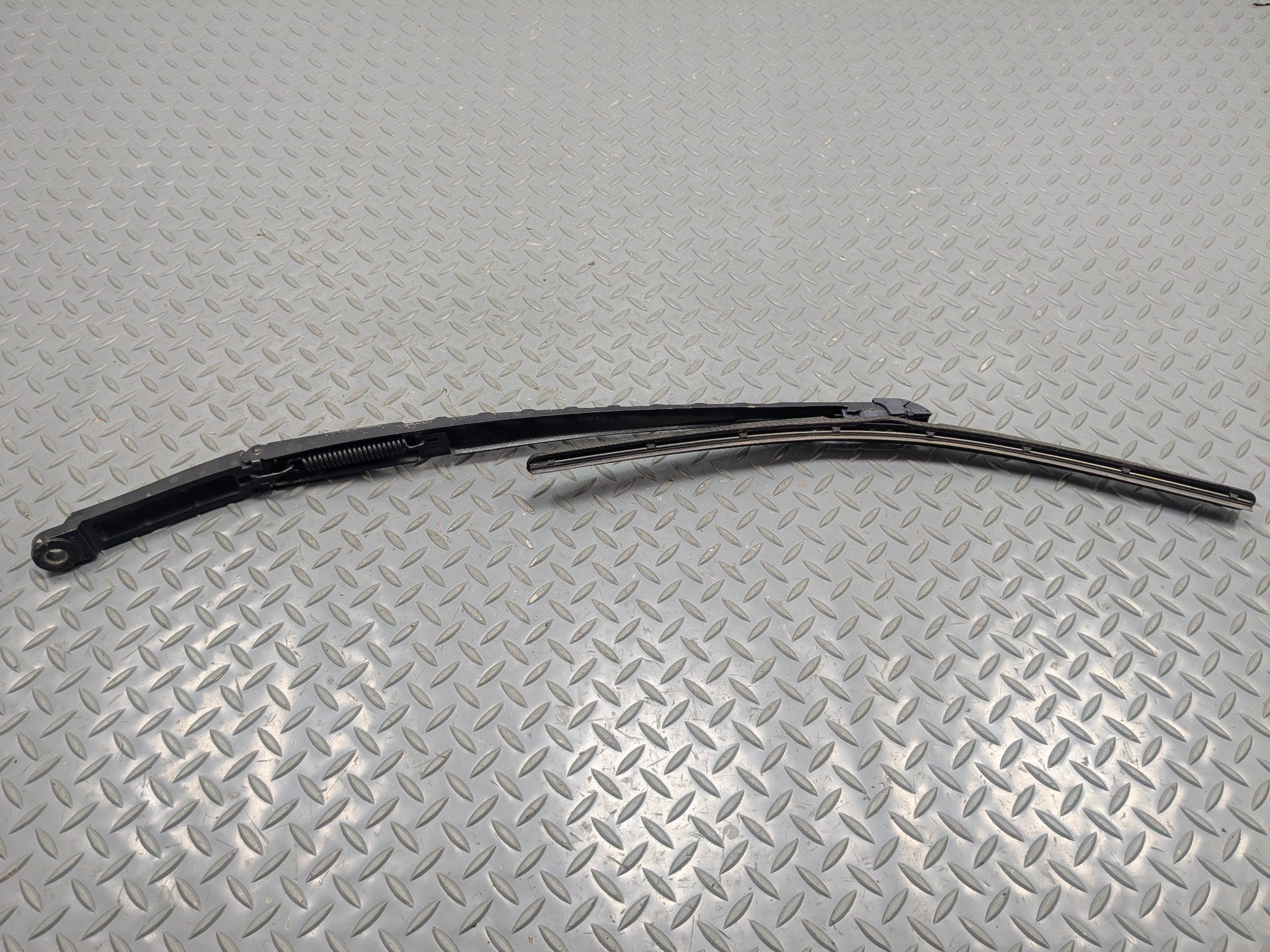 2011 - 2015 OEM FORD EXPLORER FRONT RIGHT PASSENGER SIDE WINDSHIELD WIPER ARM