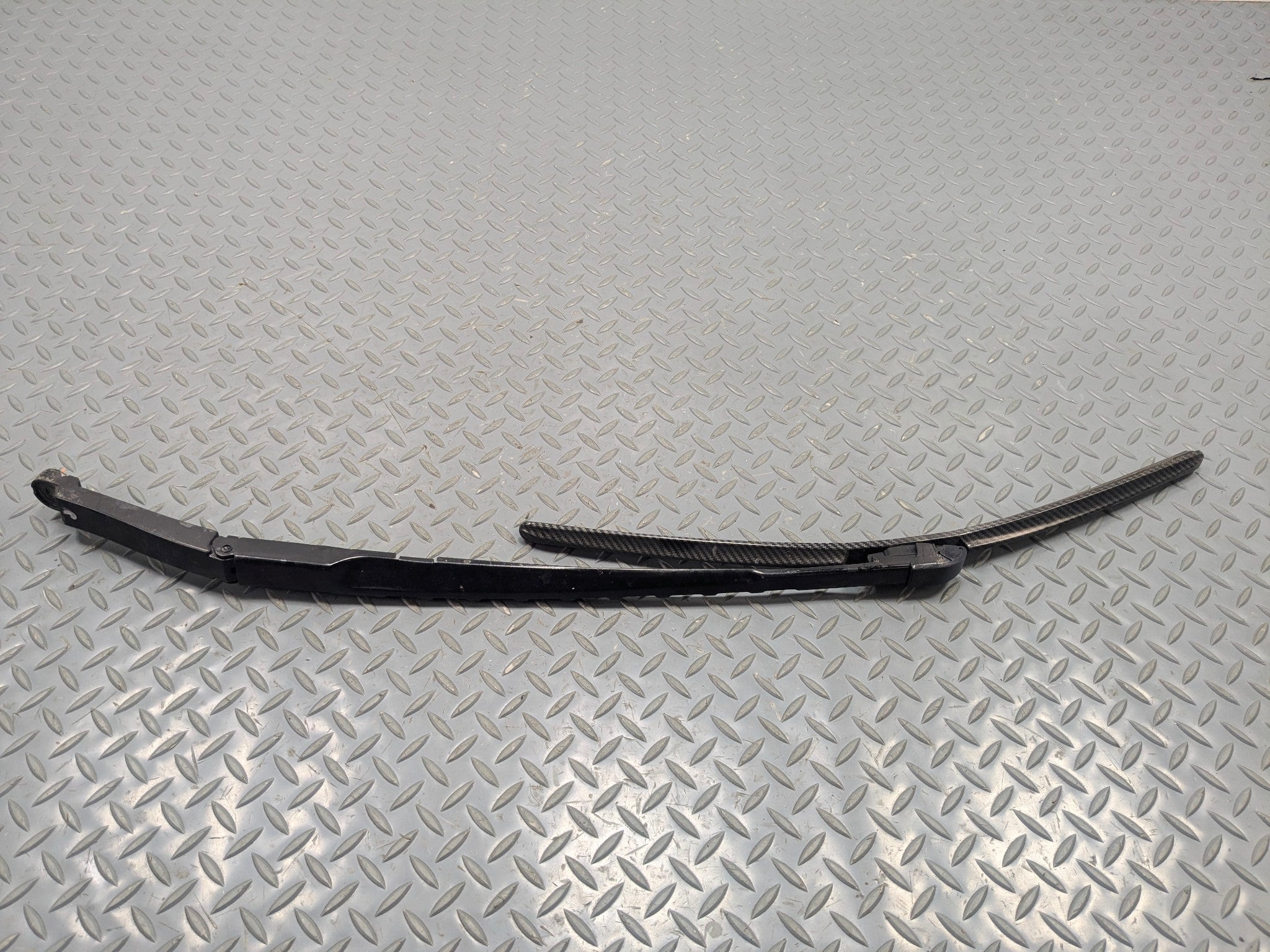 2011 - 2015 OEM FORD EXPLORER FRONT RIGHT PASSENGER SIDE WINDSHIELD WIPER ARM
