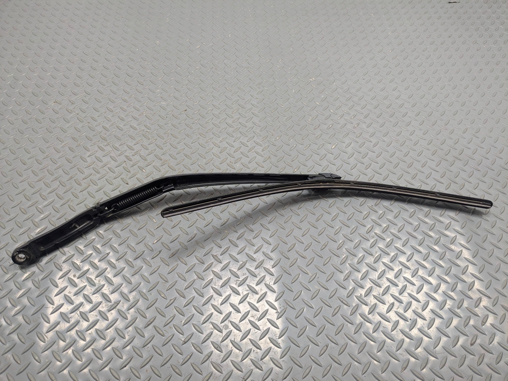 2011 - 2015 OEM FORD EXPLORER FRONT LEFT DRIVER SIDE WINDSHIELD WIPER ARM