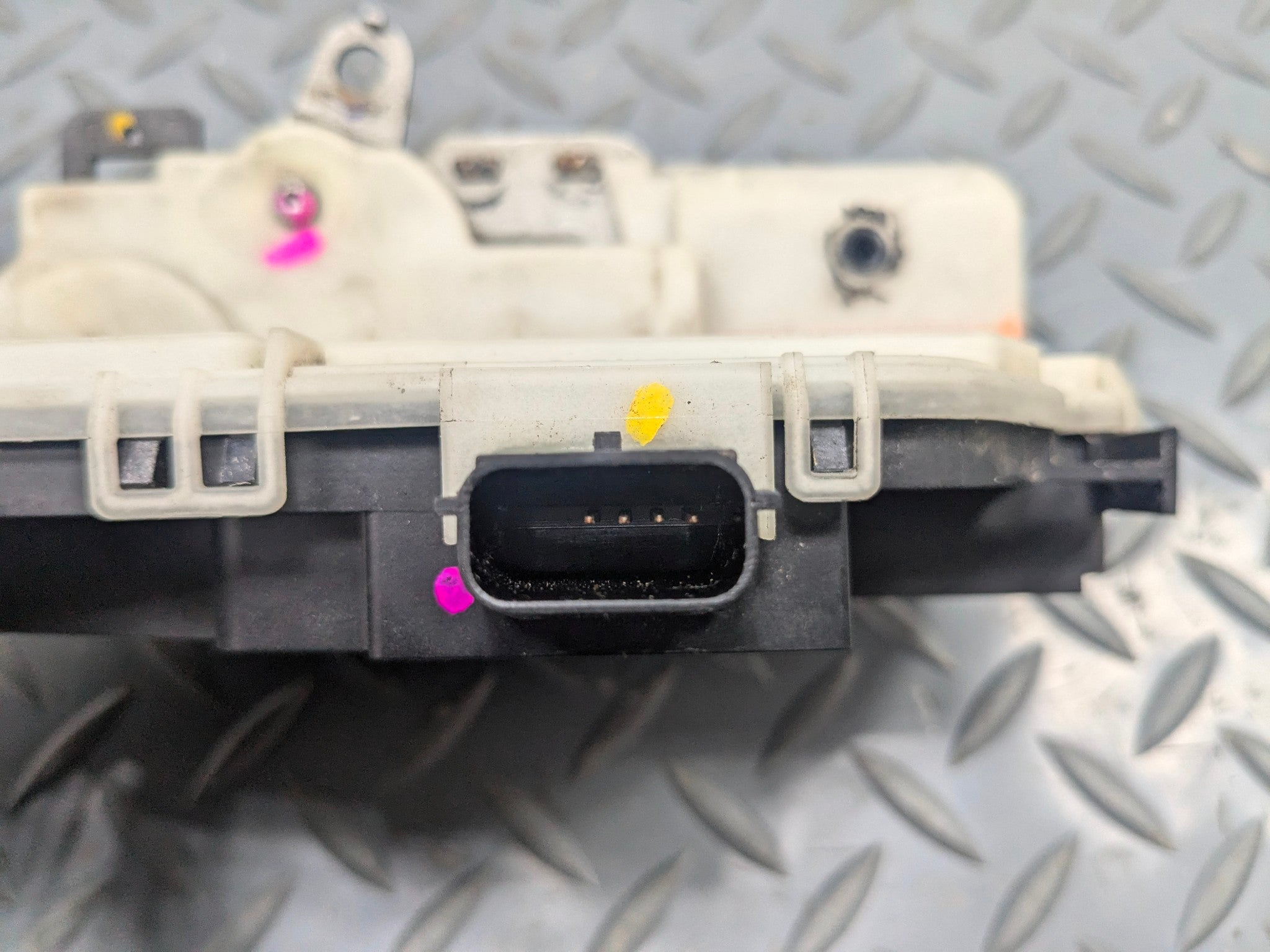 2011 - 2015 OEM FORD EXPLORER FRONT RIGHT PASSENGER SIDE DOOR LATCH LOCK