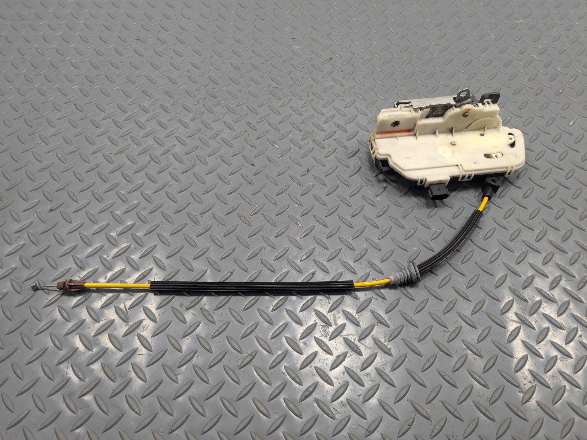 2011 - 2015 OEM FORD EXPLORER REAR LEFT DRIVER SIDE DOOR LATCH LOCK