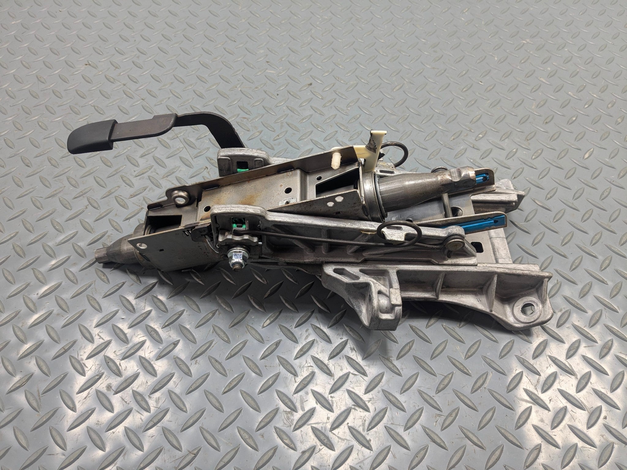 2011 - 2015 OEM FORD EXPLORER STEERING COLUMN FLOOR SHIFT MANUAL ASSEMBLY