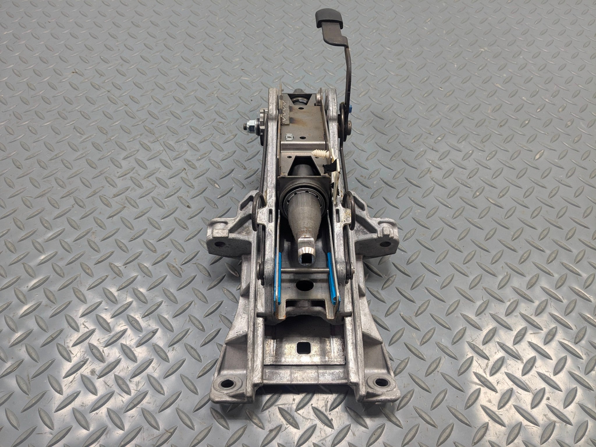 2011 - 2015 OEM FORD EXPLORER STEERING COLUMN FLOOR SHIFT MANUAL ASSEMBLY