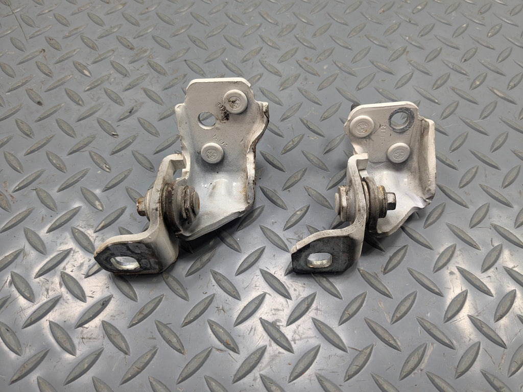 2011 - 2015 OEM FORD EXPLORER REAR RIGHT UPPER AND LOWER DOOR HINGE SET
