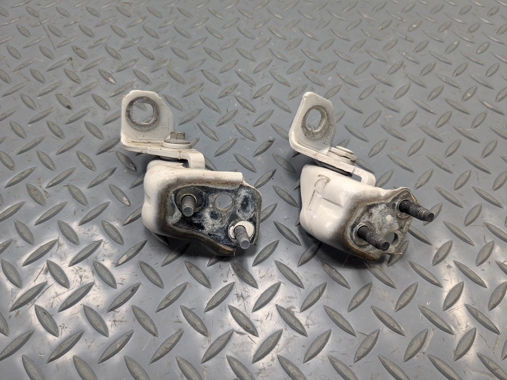2011 - 2015 OEM FORD EXPLORER REAR LEFT UPPER AND LOWER DOOR HINGE SET