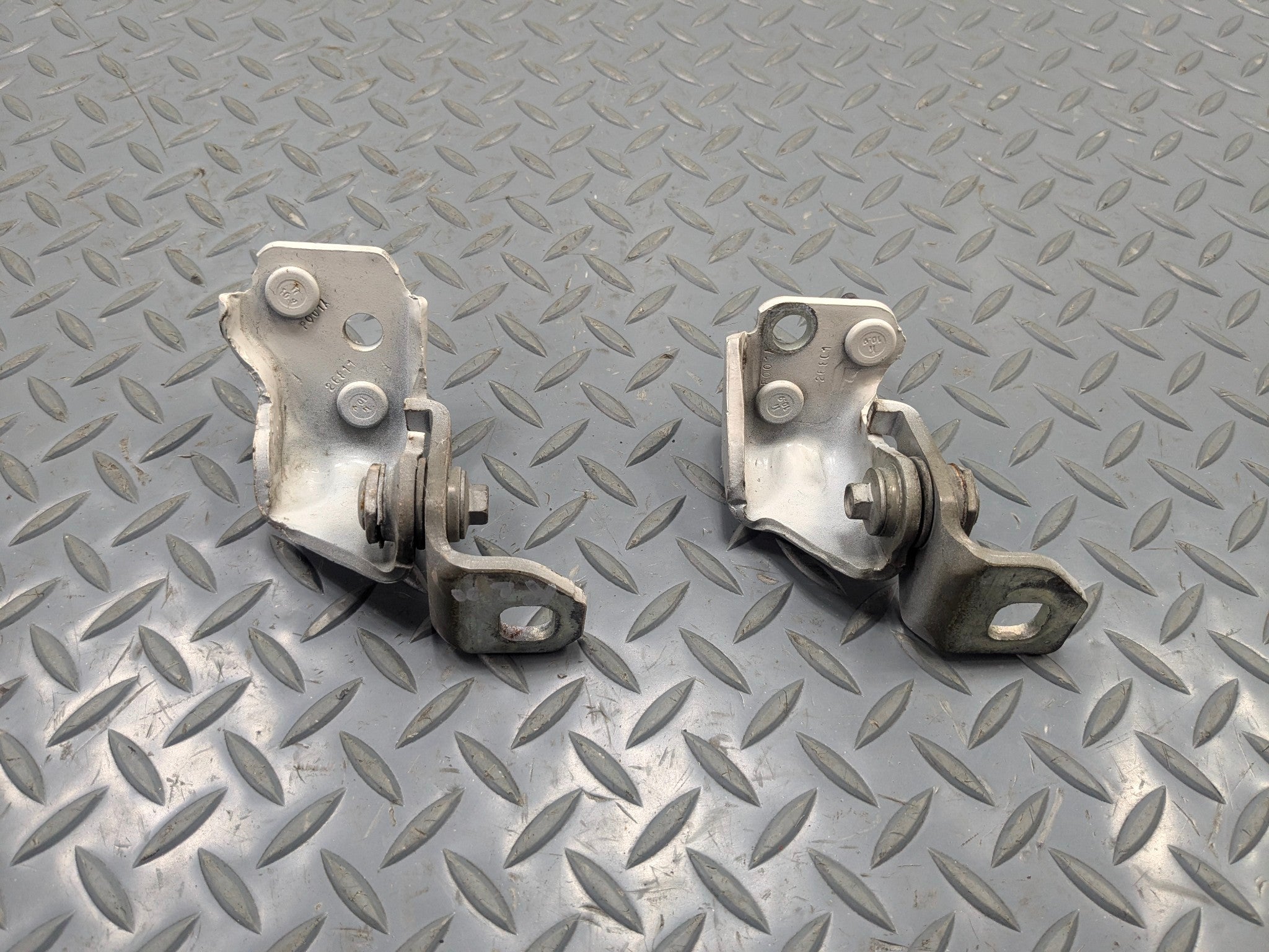 2011 - 2015 OEM FORD EXPLORER REAR LEFT UPPER AND LOWER DOOR HINGE SET