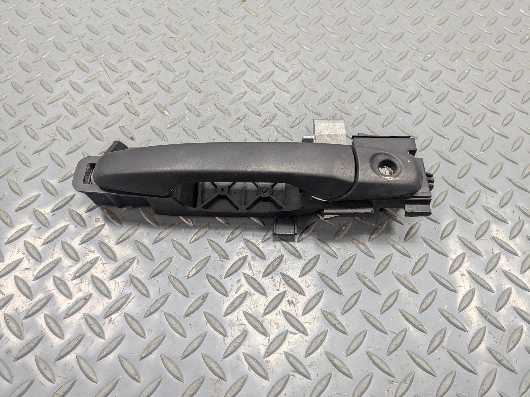 2011 - 2015 OEM FORD EXPLORER FRONT LEFT DRIVER SIDE EXTERIOR DOOR HANDLE