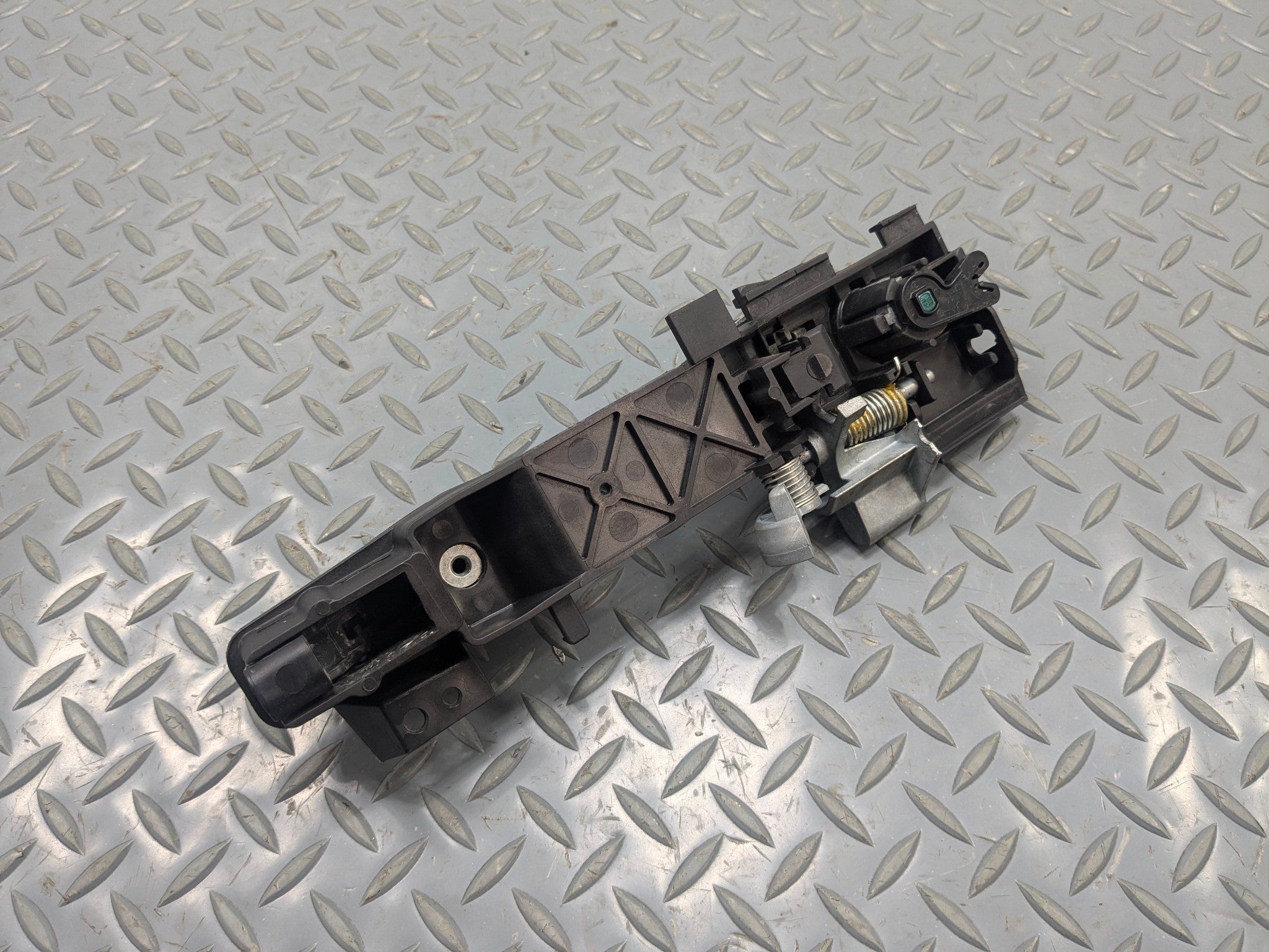 2011 - 2015 OEM FORD EXPLORER FRONT LEFT DRIVER SIDE EXTERIOR DOOR HANDLE