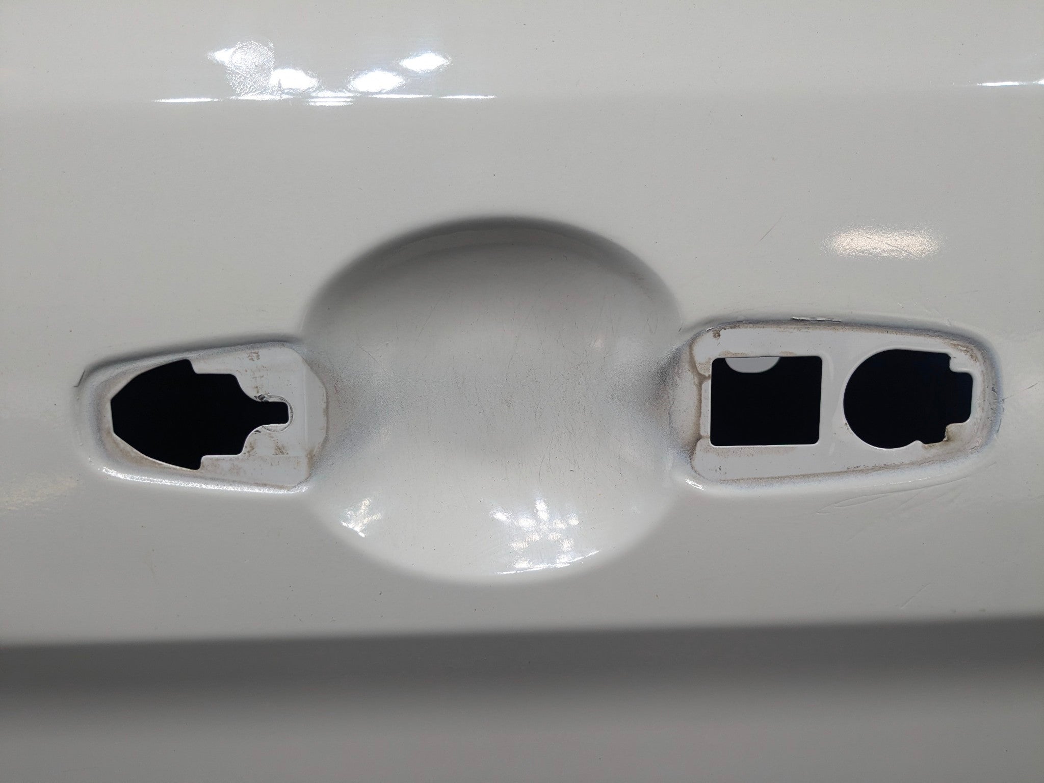 2011 - 2015 OEM FORD EXPLORER FRONT LEFT DRIVER SIDE DOOR SHELL PANEL WHITE