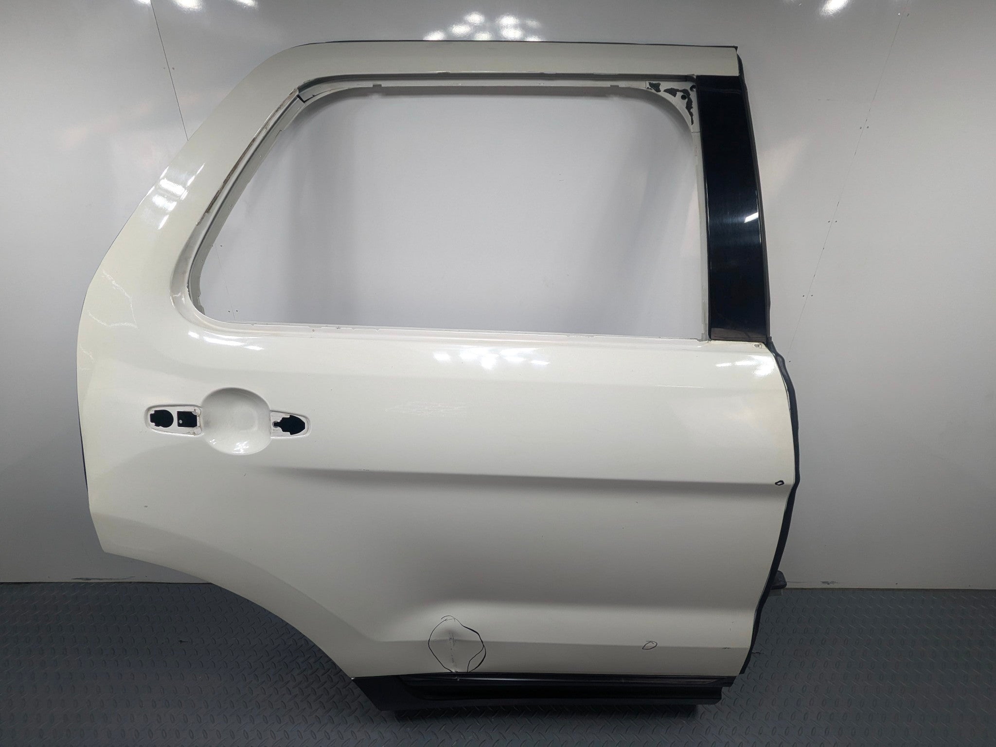 2011 - 2015 OEM FORD EXPLORER REAR RIGHT PASSENGER DOOR SHELL PANEL WHITE