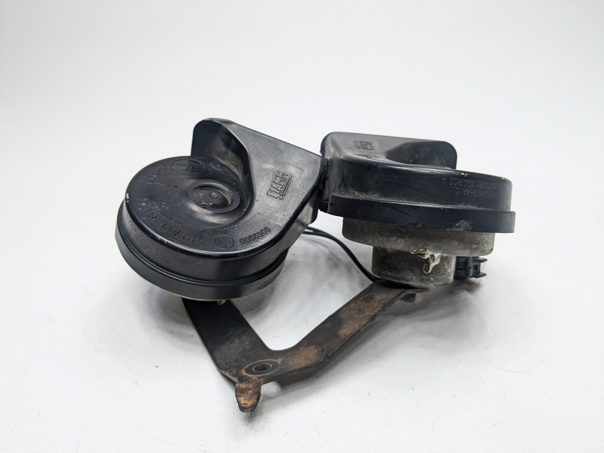 2011 - 2015 OEM FORD EXPLORER HIGH & LOW TONE FREQUENCY PITCH SIGNAL HORN SET