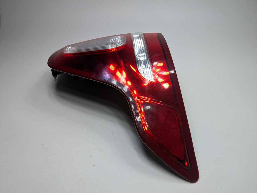 2011 - 2015 OEM FORD EXPLORER REAR RIGHT PASSENGER SIDE LED TAIL LIGHT