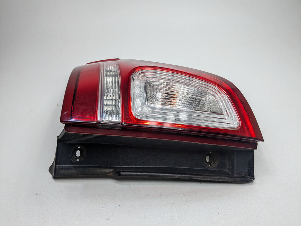 2011 - 2015 OEM FORD EXPLORER REAR RIGHT PASSENGER SIDE LED TAIL LIGHT
