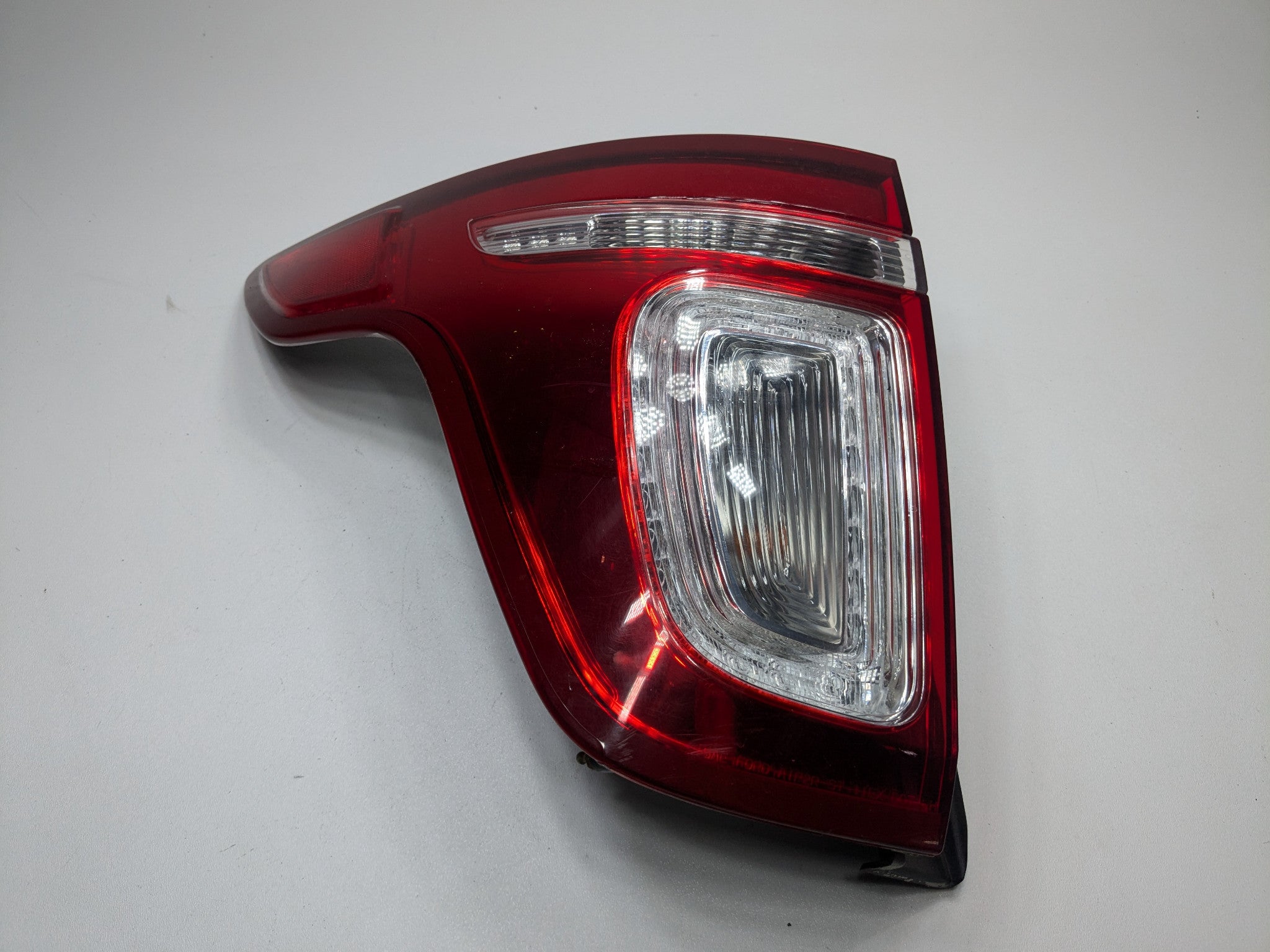 2011 - 2015 OEM FORD EXPLORER REAR LEFT DRIVER SIDE LED TAIL LIGHT