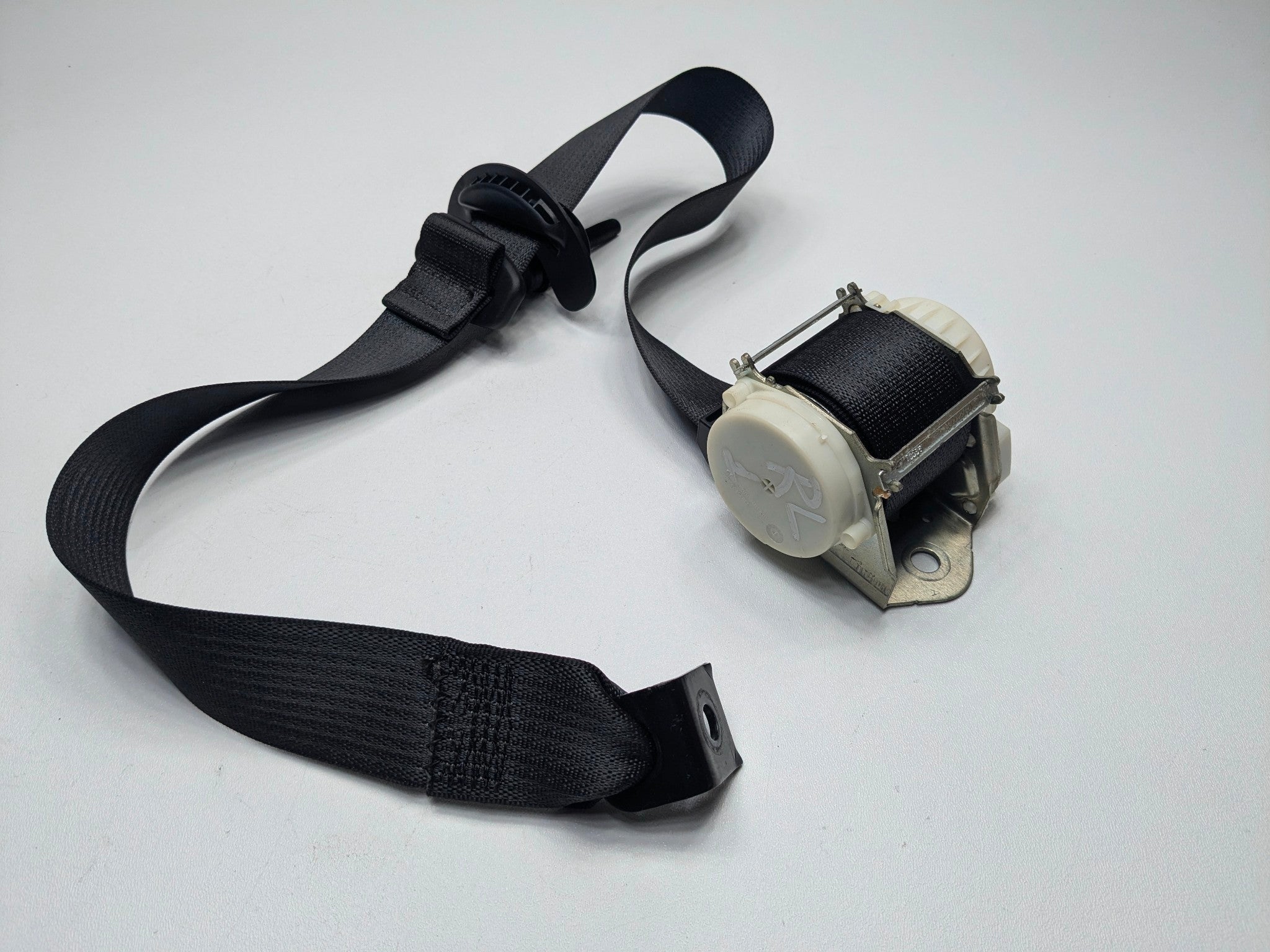 2011 - 2015 OEM FORD EXPLORER REAR LEFT DRIVER SIDE SEAT BELT ASSEMBLY