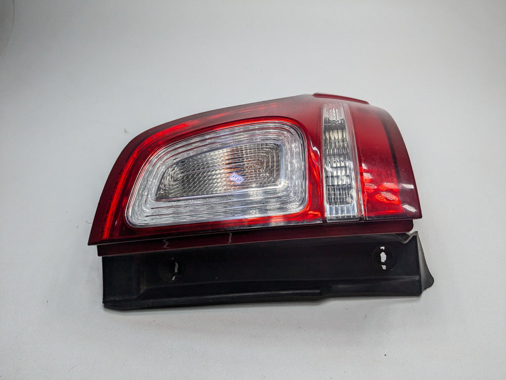 2011 - 2015 OEM FORD EXPLORER REAR LEFT DRIVER SIDE LED TAIL LIGHT