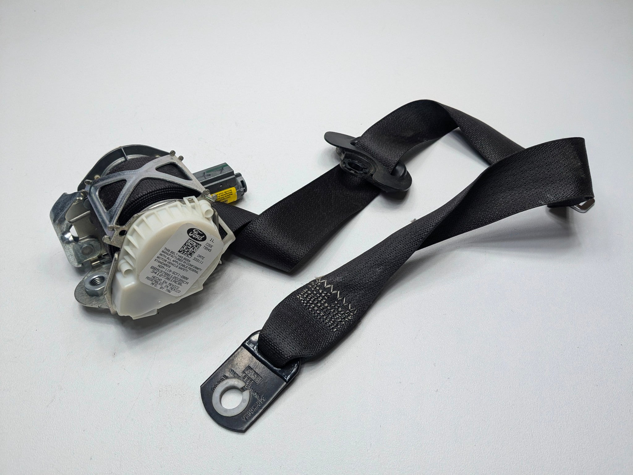 2011 - 2015 OEM FORD EXPLORER FRONT LEFT DRIVER SIDE SEAT BELT ASSEMBLY