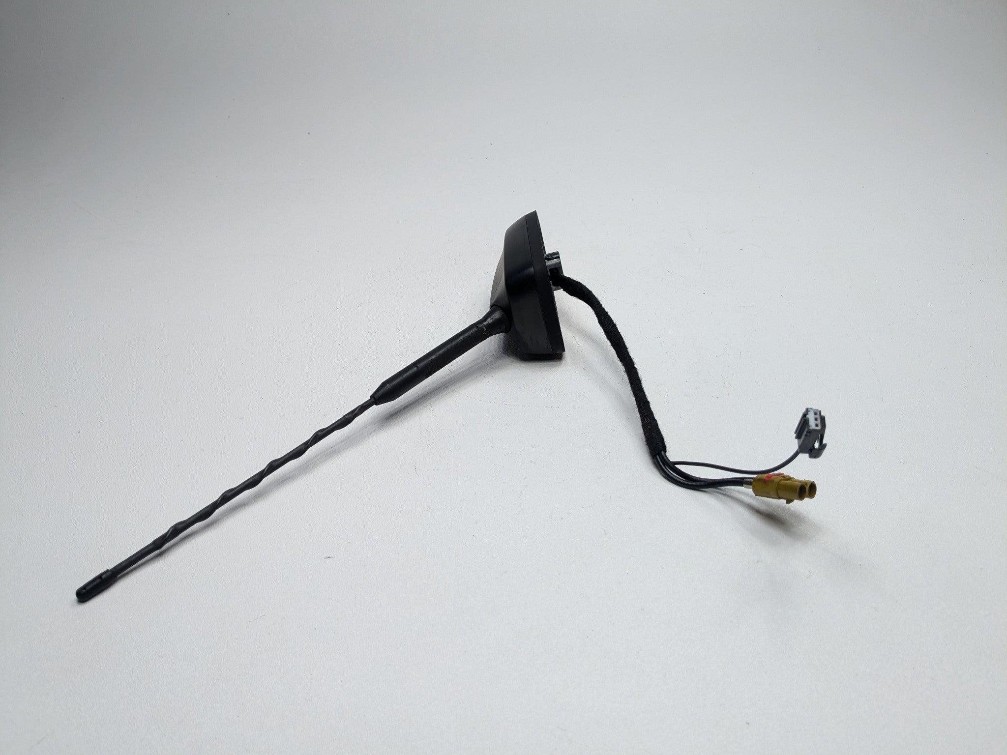 2011 - 2015 OEM FORD EXPLORER FIESTA OVERHEAD ROOF ANTENNA ASSEMBLY