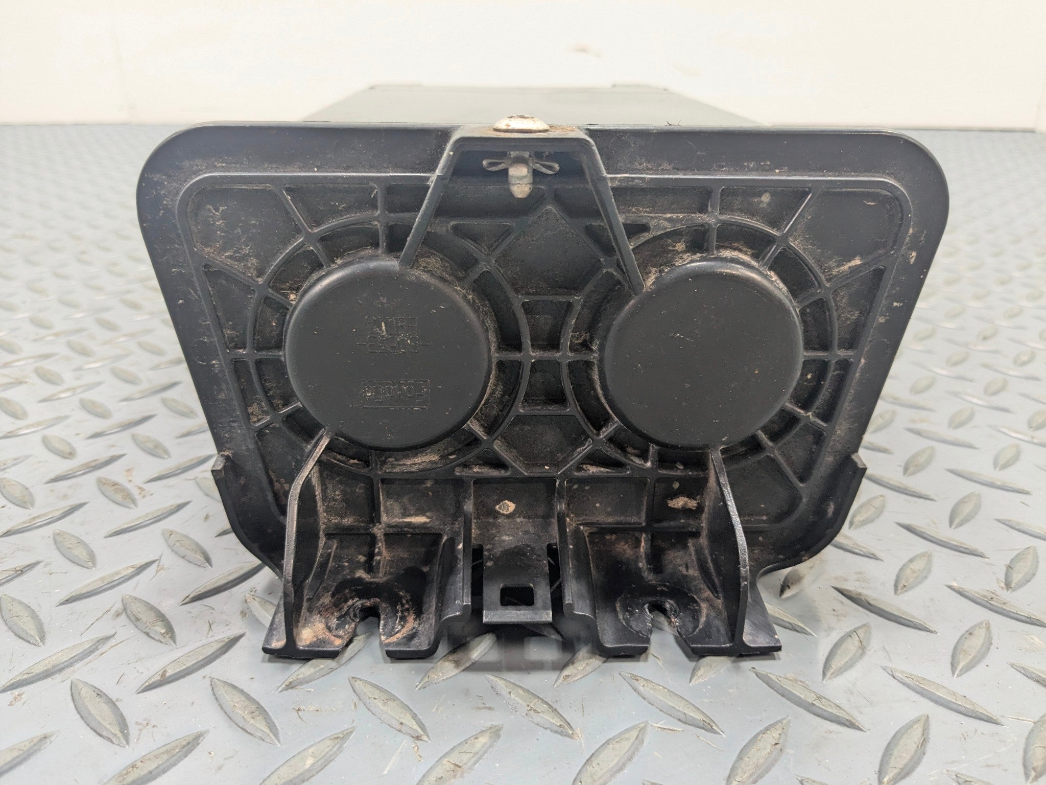 2011 - 2015 OEM FORD EXPLORER FUEL VAPOR EVAPORATOR CANISTER