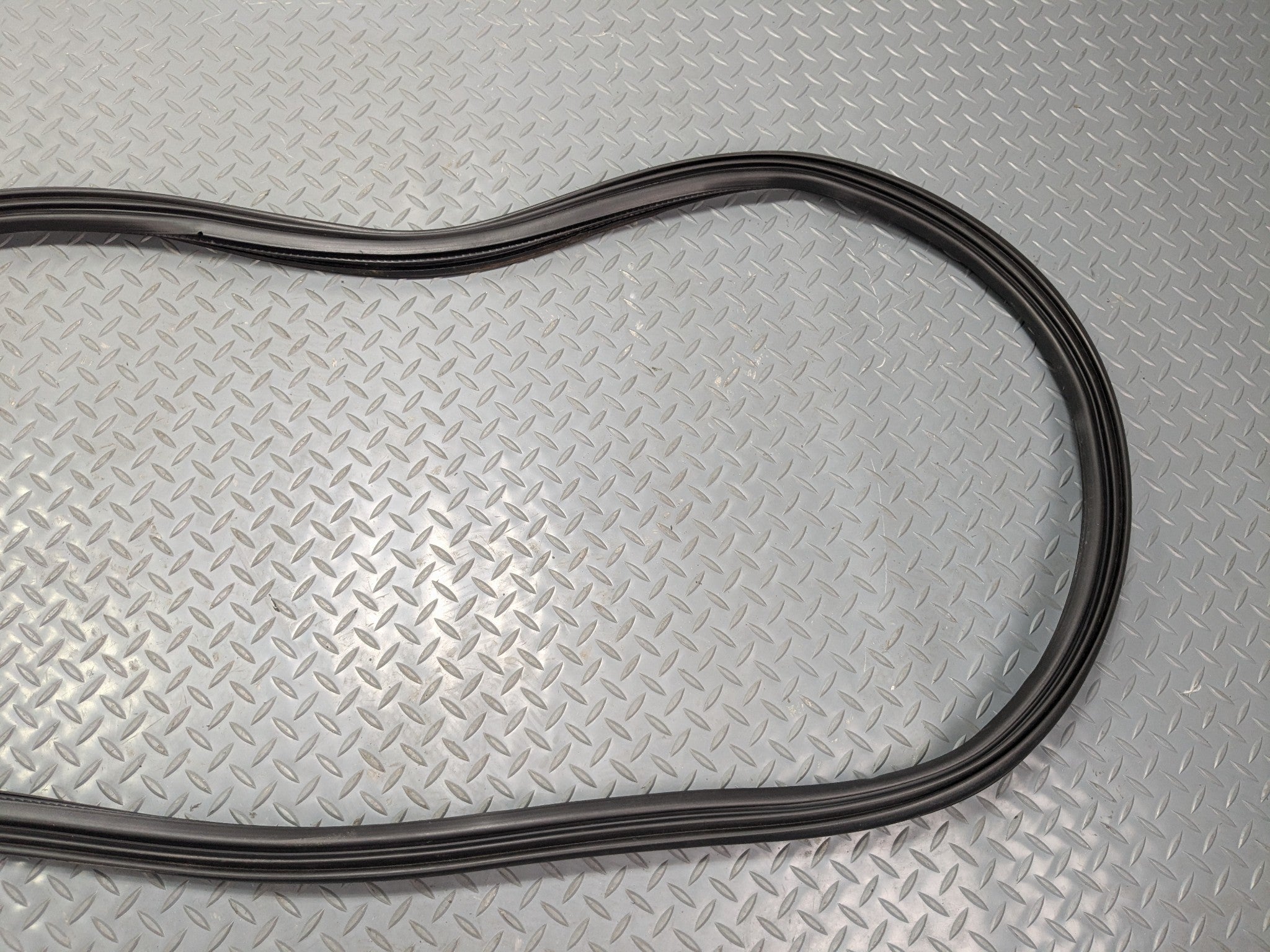 2011 - 2015 OEM FORD EXPLORER REAR TRUNK TAILGATE SEAL WEATHER STRIPPING