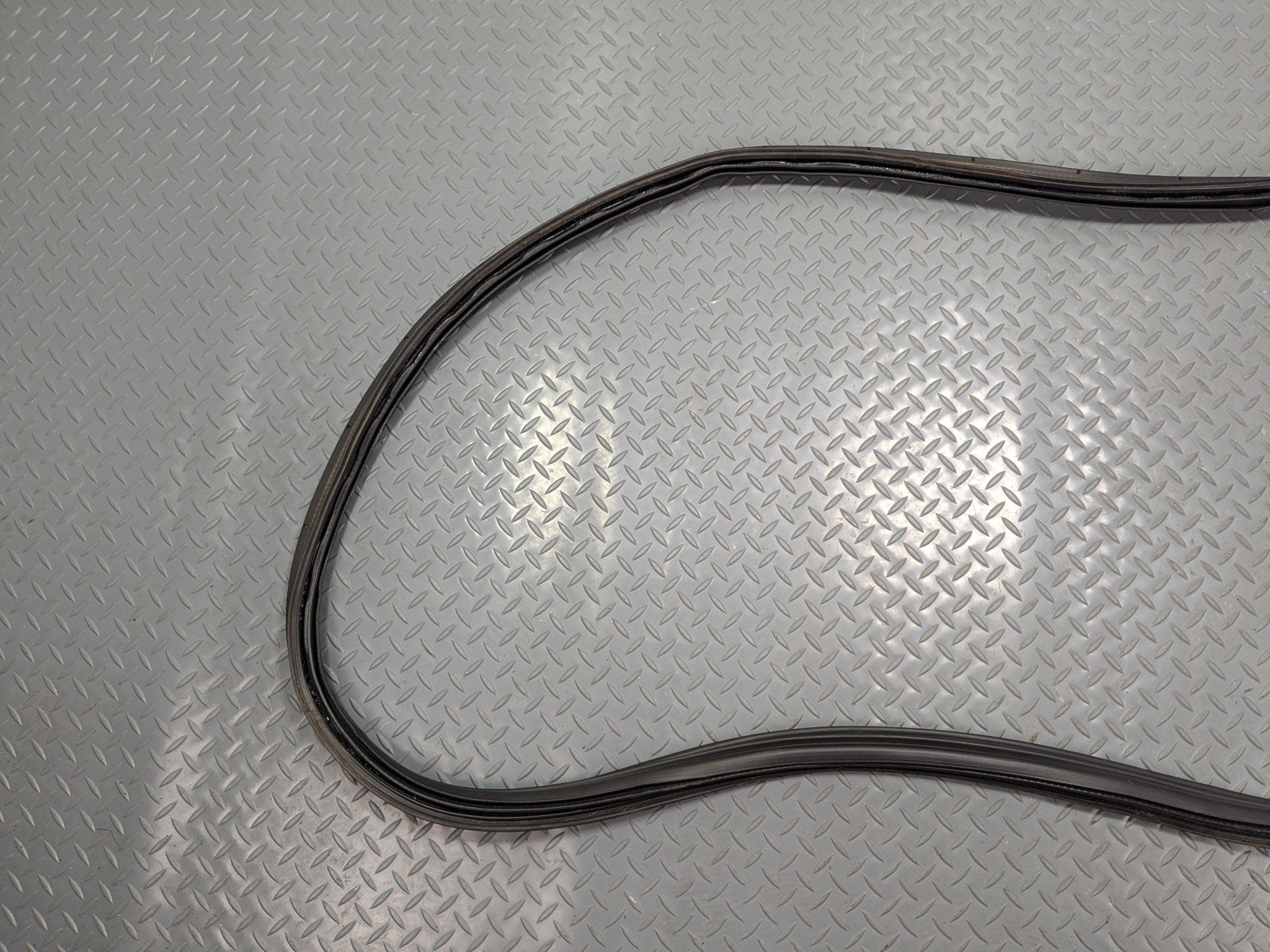 2011 - 2015 OEM FORD EXPLORER REAR TRUNK TAILGATE SEAL WEATHER STRIPPING