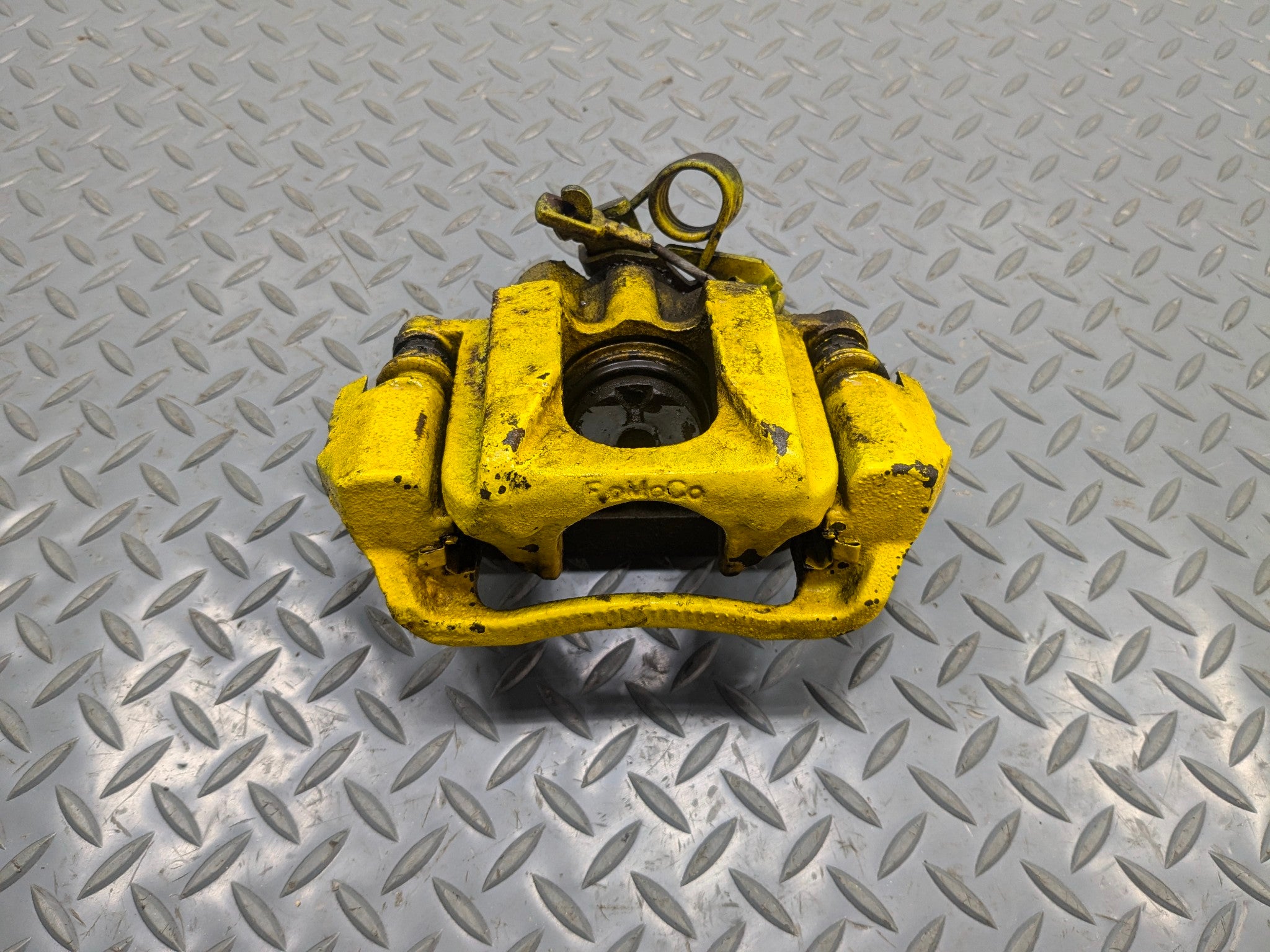 2011 - 2015 OEM FORD EXPLORER REAR RIGHT PASSENGER SIDE BRAKE CALIPER ASSEMBLY