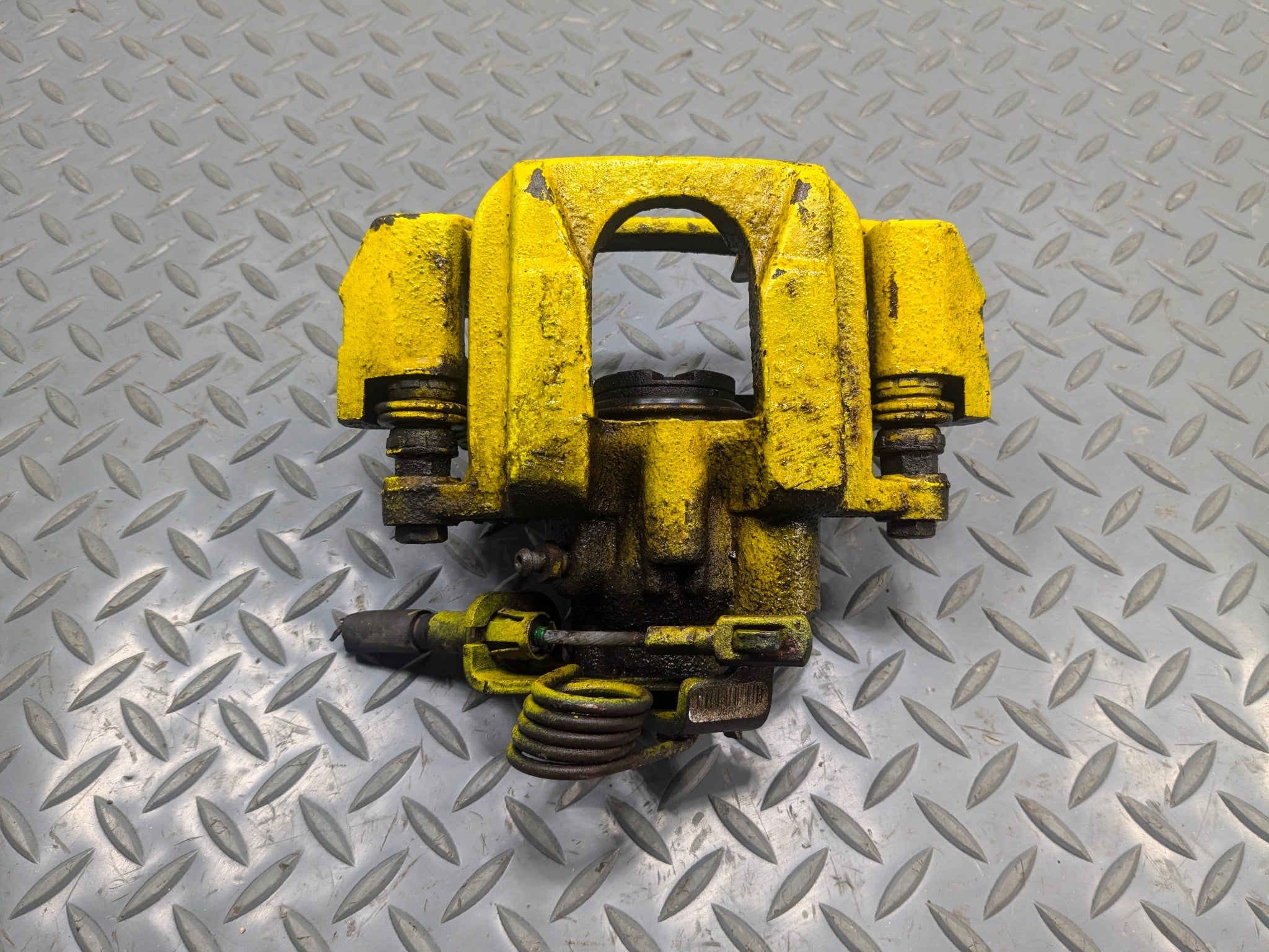 2011 - 2015 OEM FORD EXPLORER REAR RIGHT PASSENGER SIDE BRAKE CALIPER ASSEMBLY