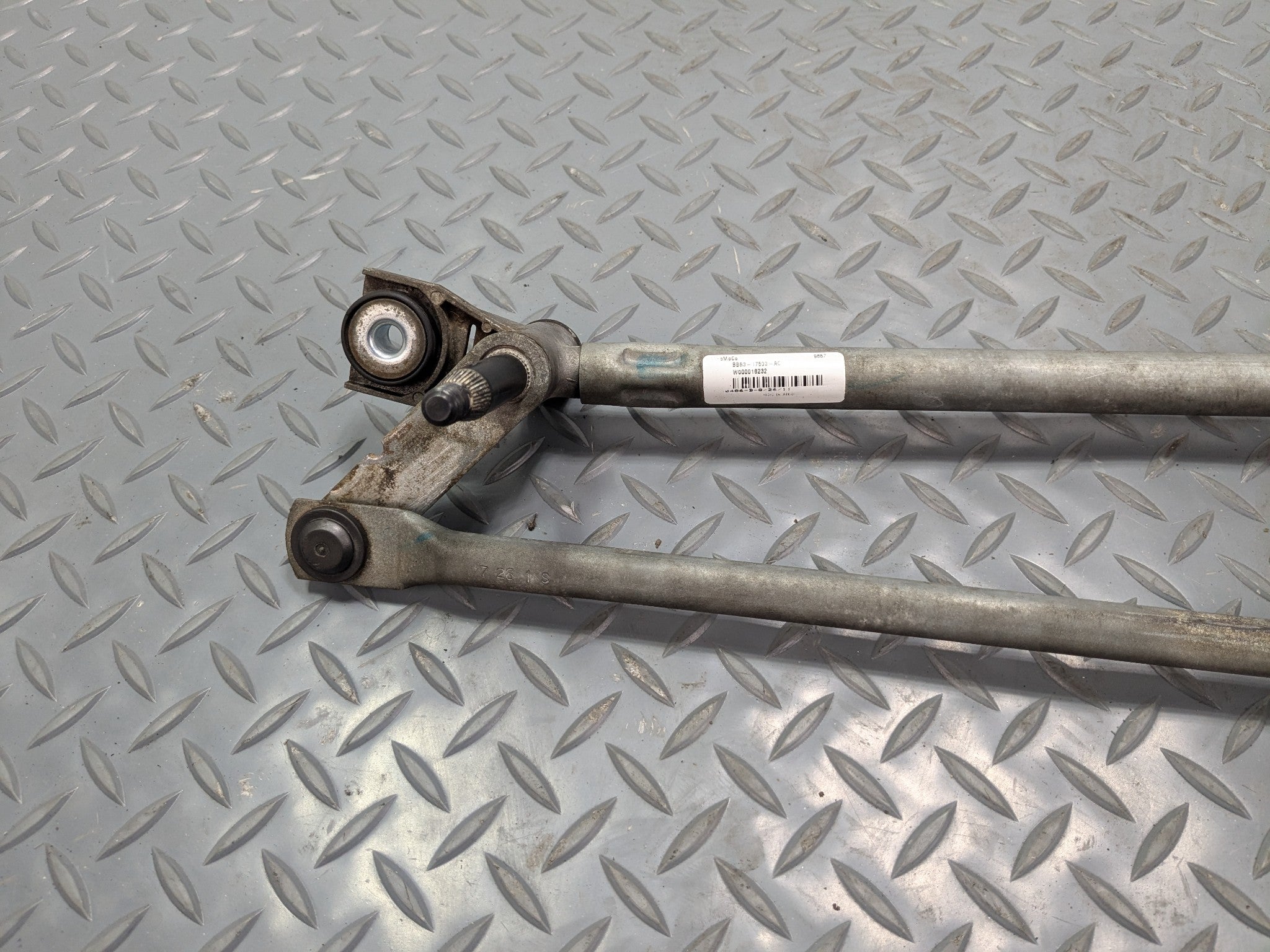 2011 - 2015 OEM FORD EXPLORER TRUNK WINDSHIELD WIPER LINKAGE TRANSMISSION
