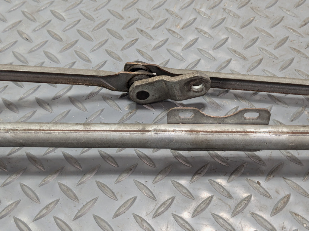2011 - 2015 OEM FORD EXPLORER TRUNK WINDSHIELD WIPER LINKAGE TRANSMISSION