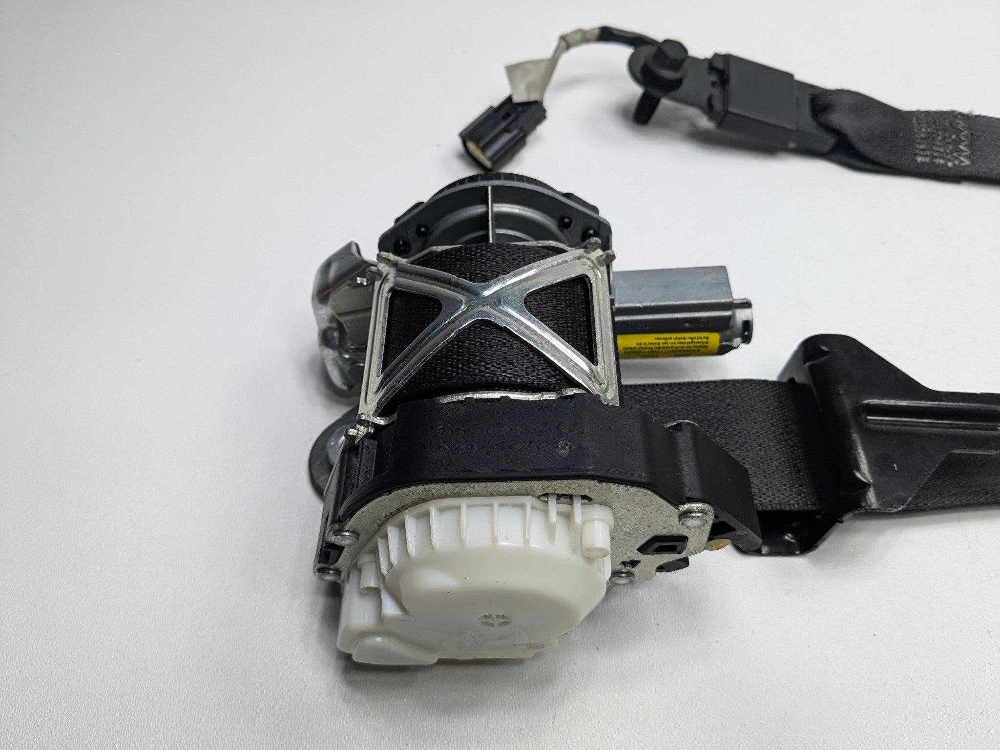 2011 - 2015 OEM FORD EXPLORER FRONT RIGHT PASSENGER SIDE SEAT BELT ASSEMBLY