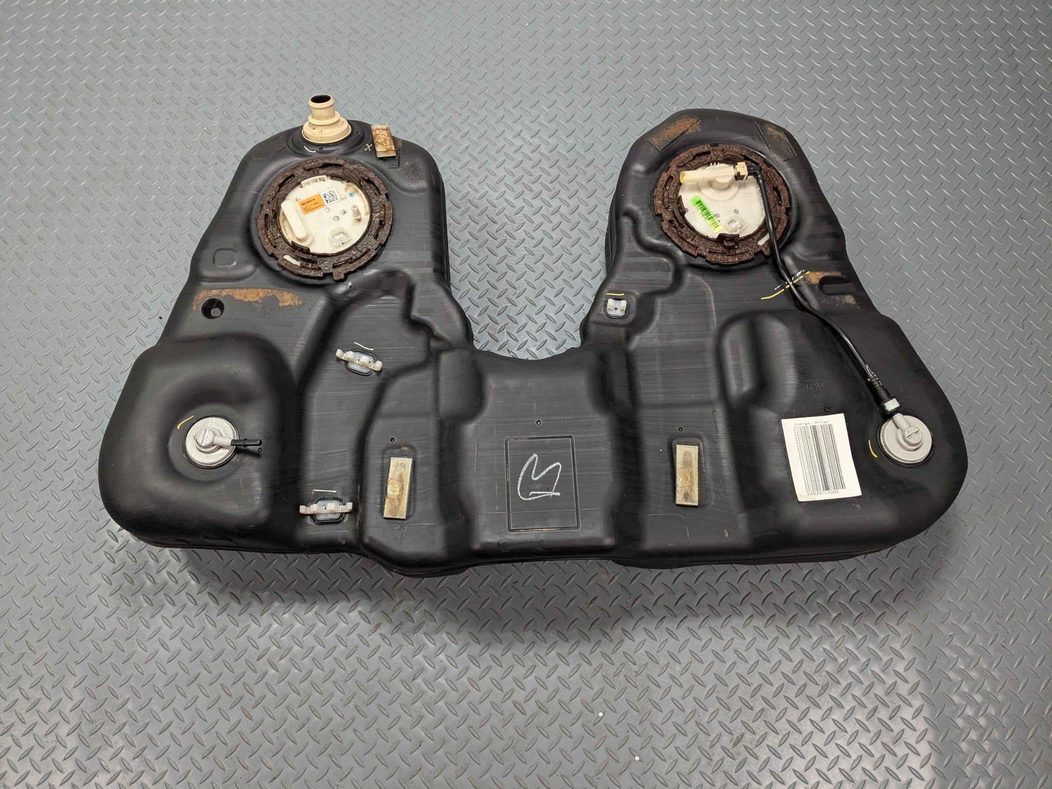 2011 - 2015 OEM FORD EXPLORER FUEL AND GAS TANK GENUINE ASSEMBLY