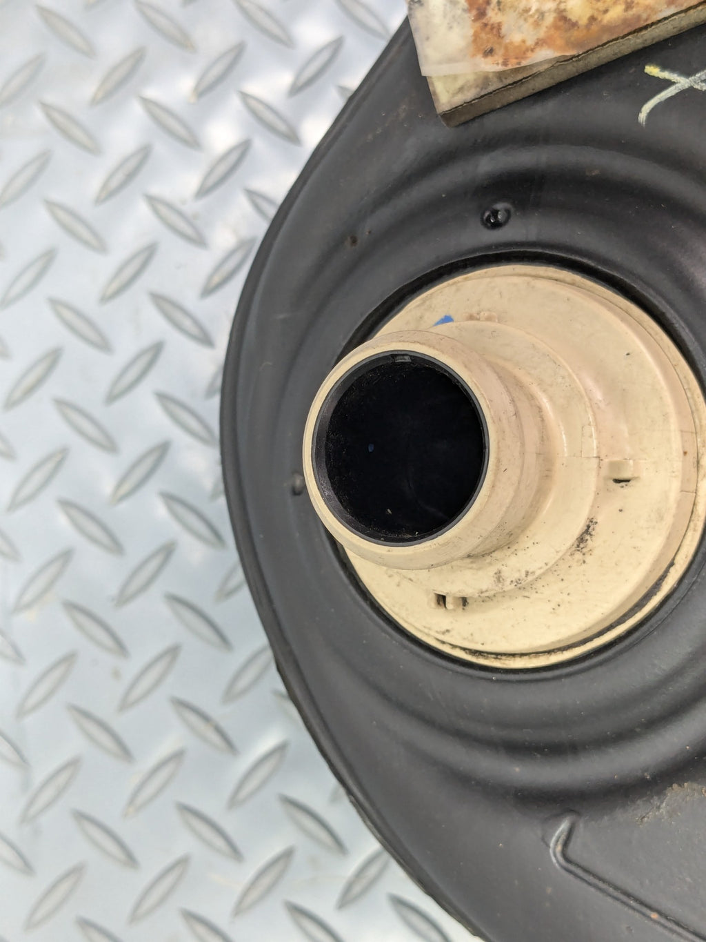 2011 - 2015 OEM FORD EXPLORER FUEL AND GAS TANK GENUINE ASSEMBLY